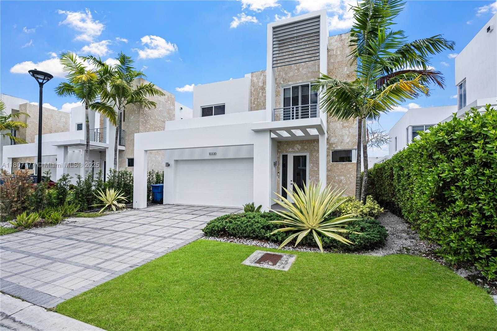 Small Image of 10330 NORTH WEST 68TH ST, Doral Number 2