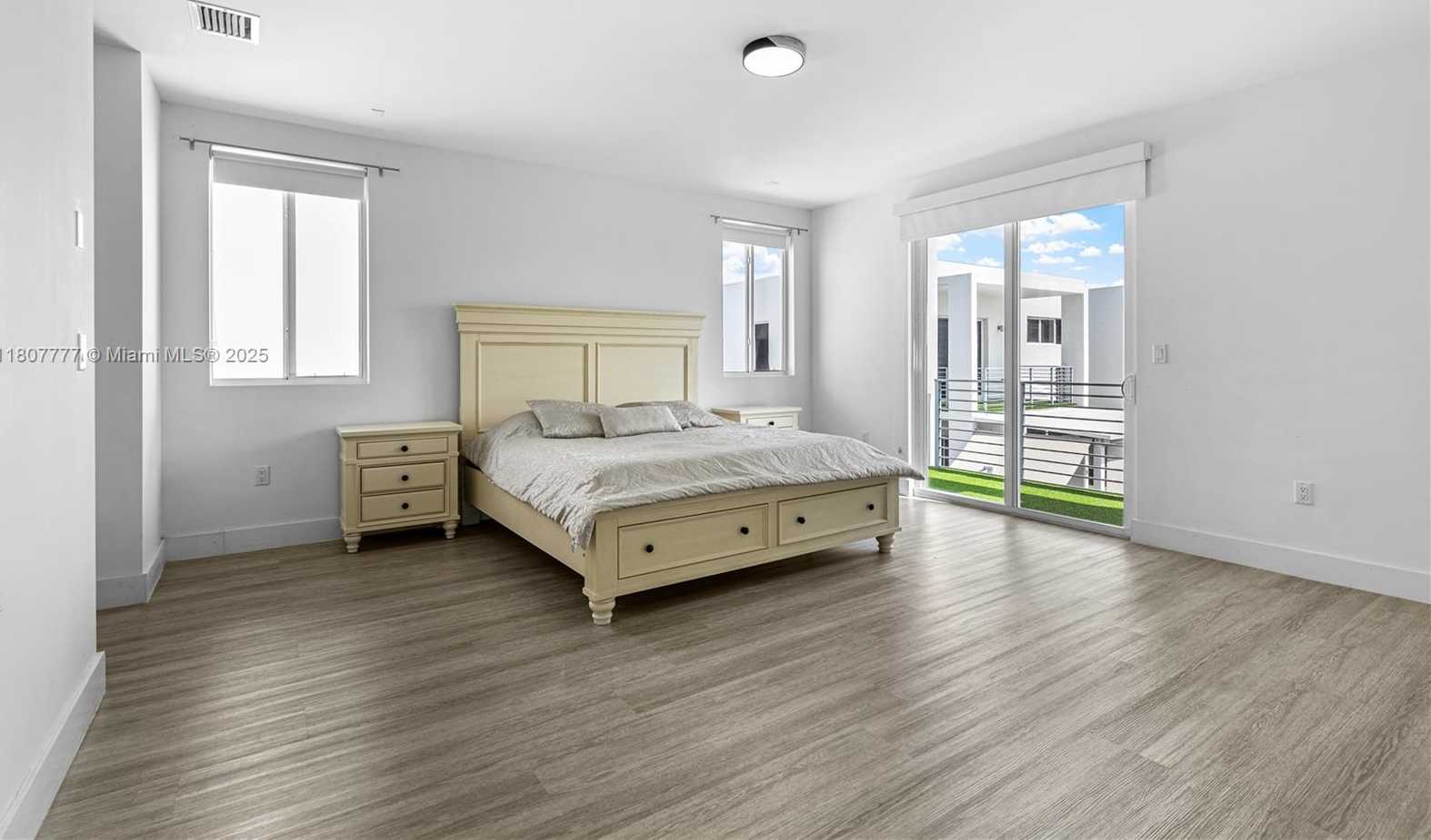 Small Image of 10330 NORTH WEST 68TH ST, Doral Number 38