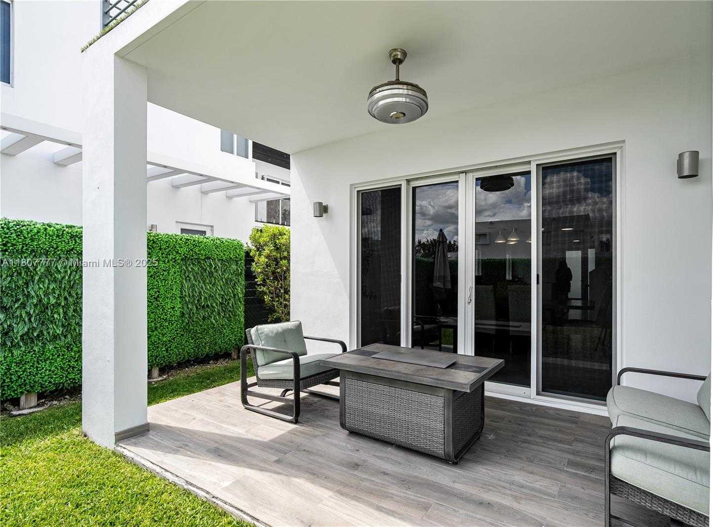 Small Image of 10330 NORTH WEST 68TH ST, Doral Number 4