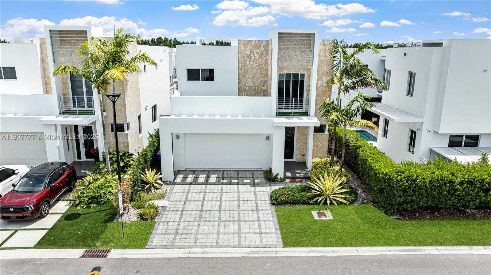 Small Image of 10330 NORTH WEST 68TH ST, Doral Number 46