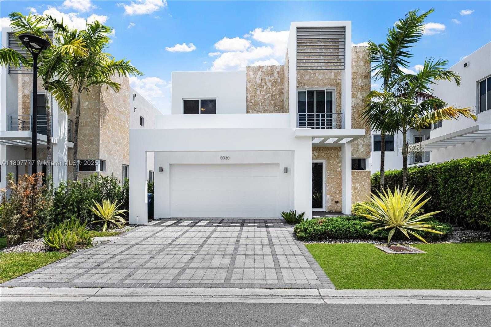 Small Image of 10330 NORTH WEST 68TH ST, Doral Number 48