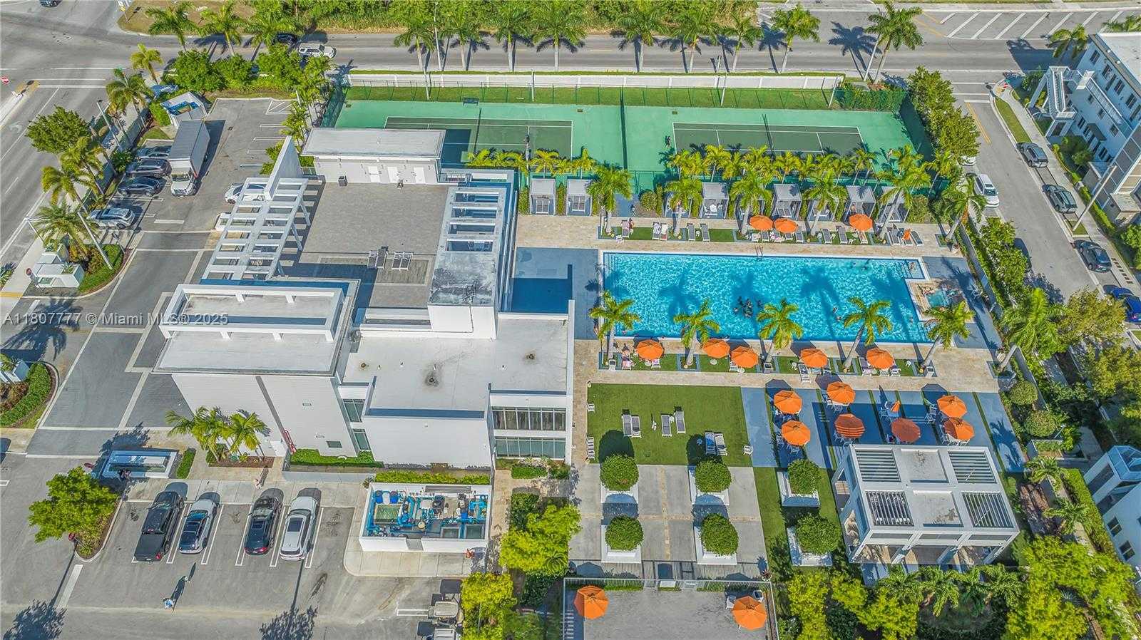 Small Image of 10330 NORTH WEST 68TH ST, Doral Number 52