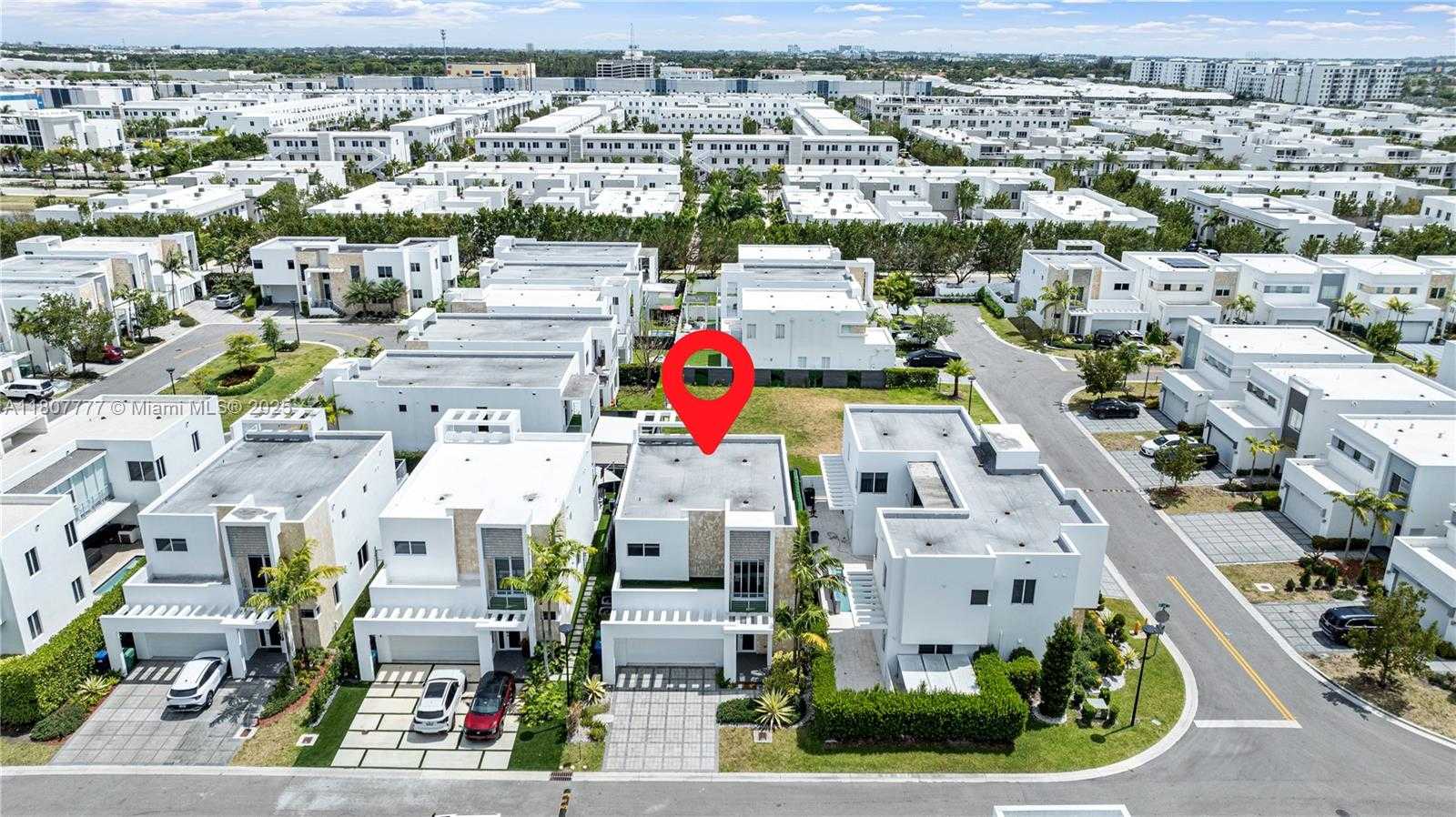 Small Image of 10330 NORTH WEST 68TH ST, Doral Number 54