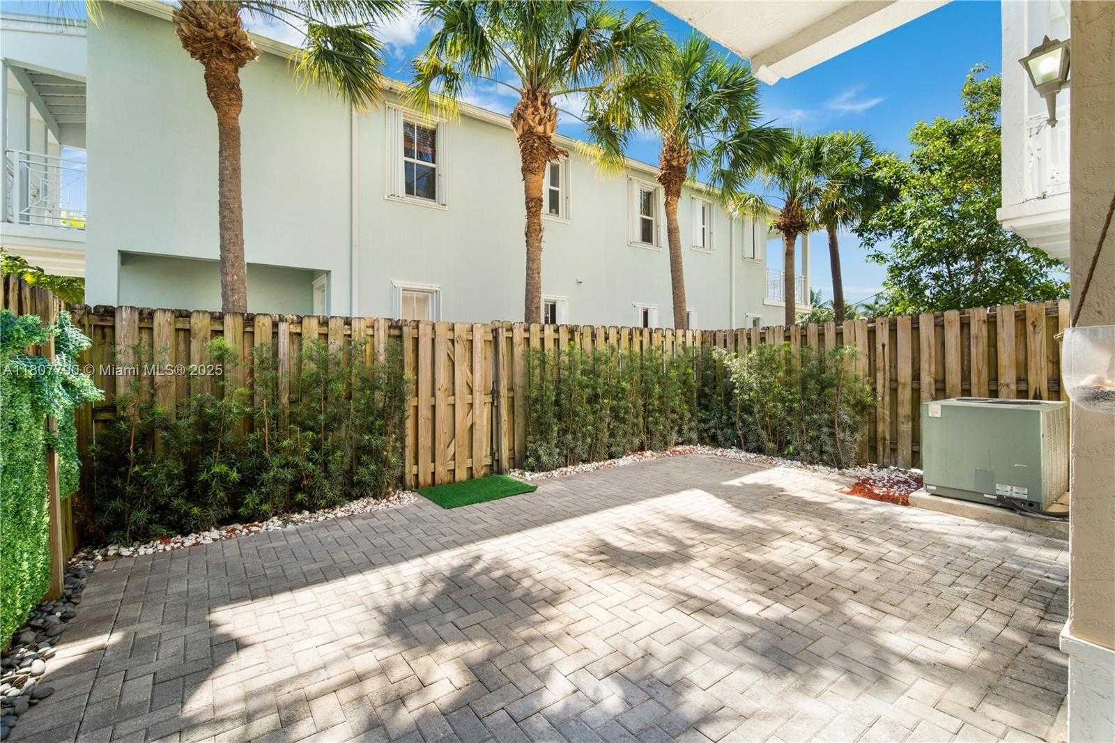 Small Image of 7500 NORTH WEST 107TH PL #7500, Doral Number 12