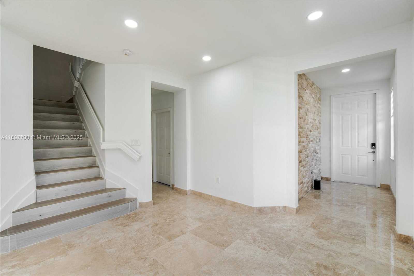 Small Image of 7500 NORTH WEST 107TH PL #7500, Doral Number 2