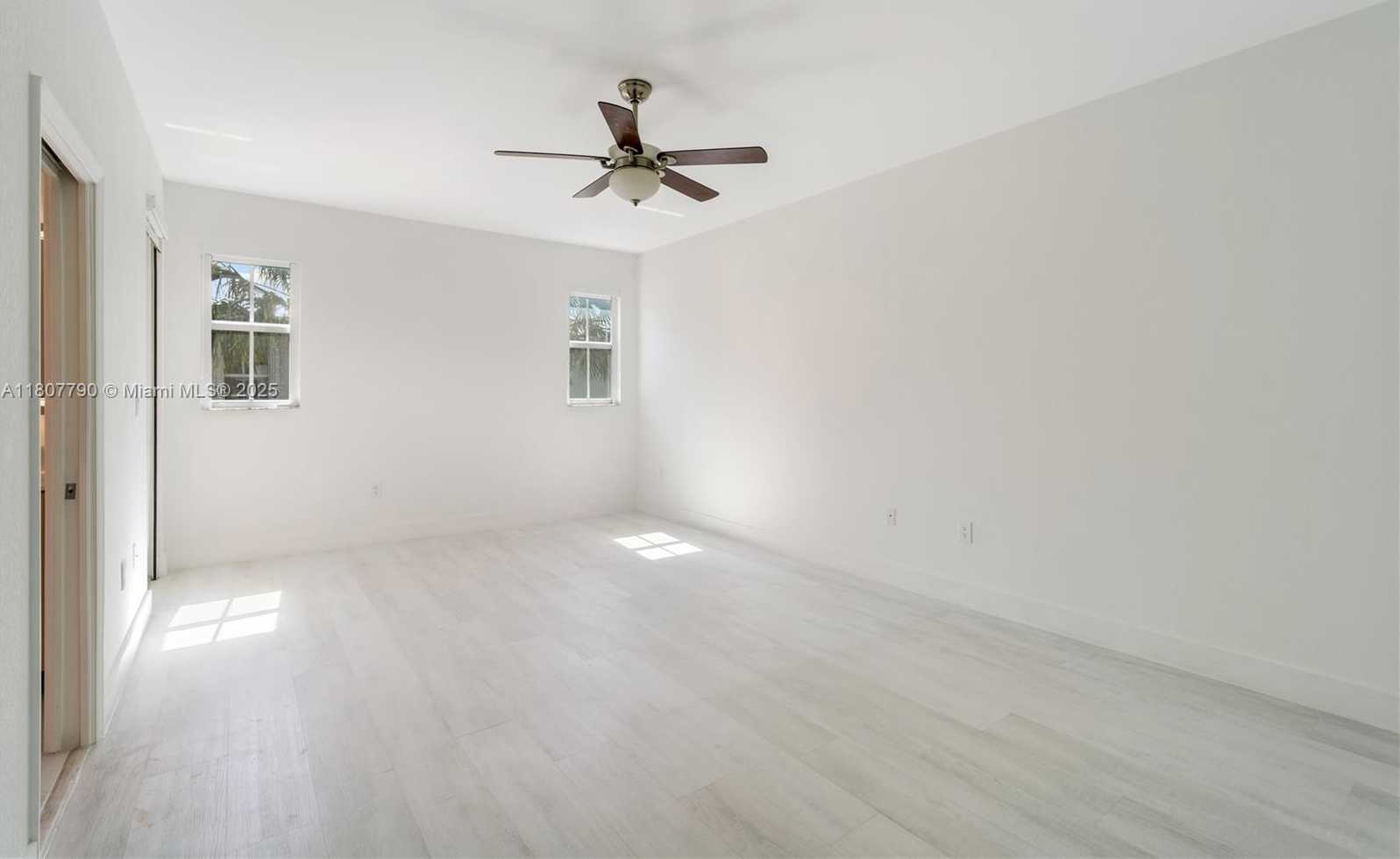 Small Image of 7500 NORTH WEST 107TH PL #7500, Doral Number 21