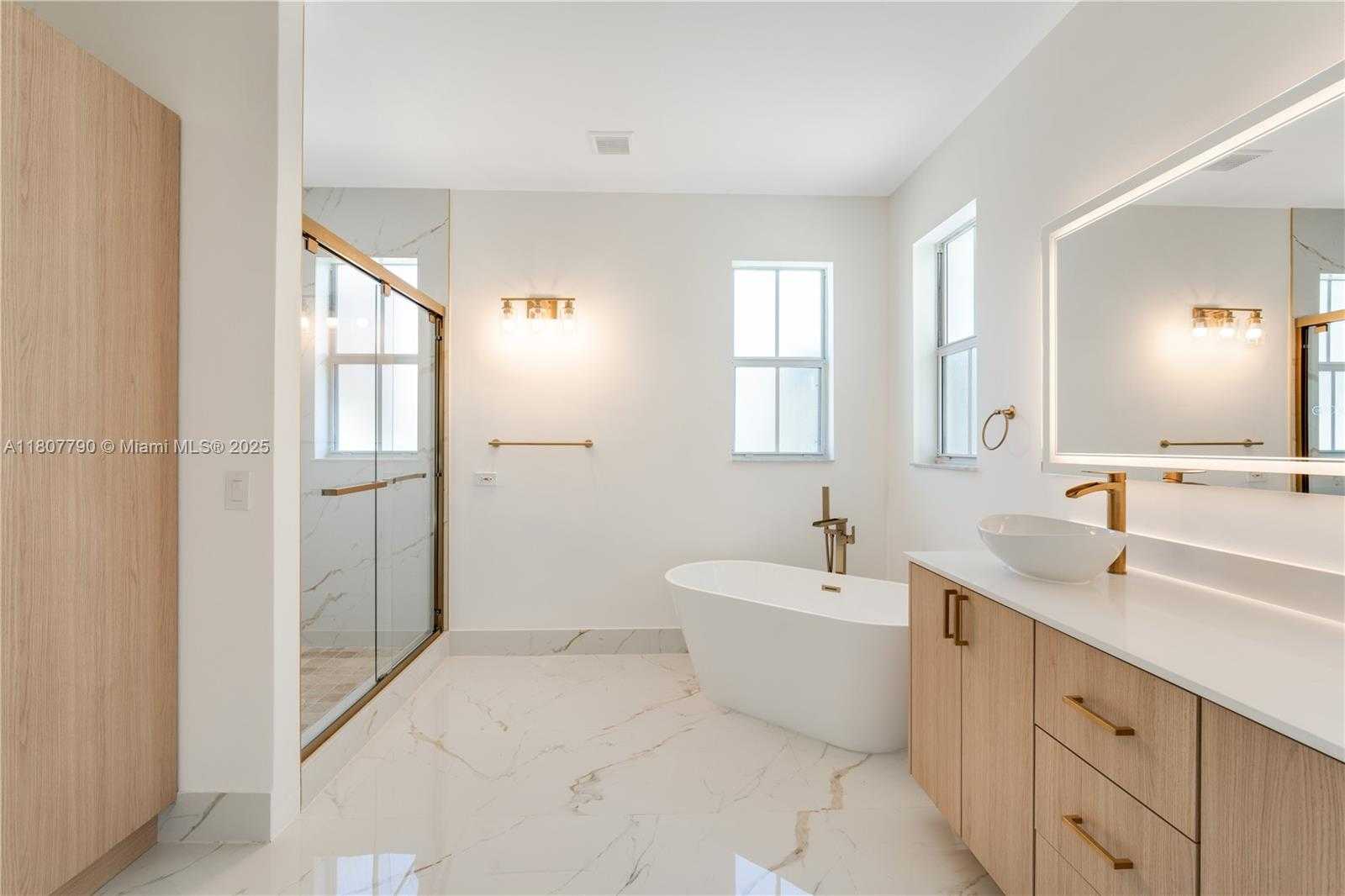 Small Image of 7500 NORTH WEST 107TH PL #7500, Doral Number 22