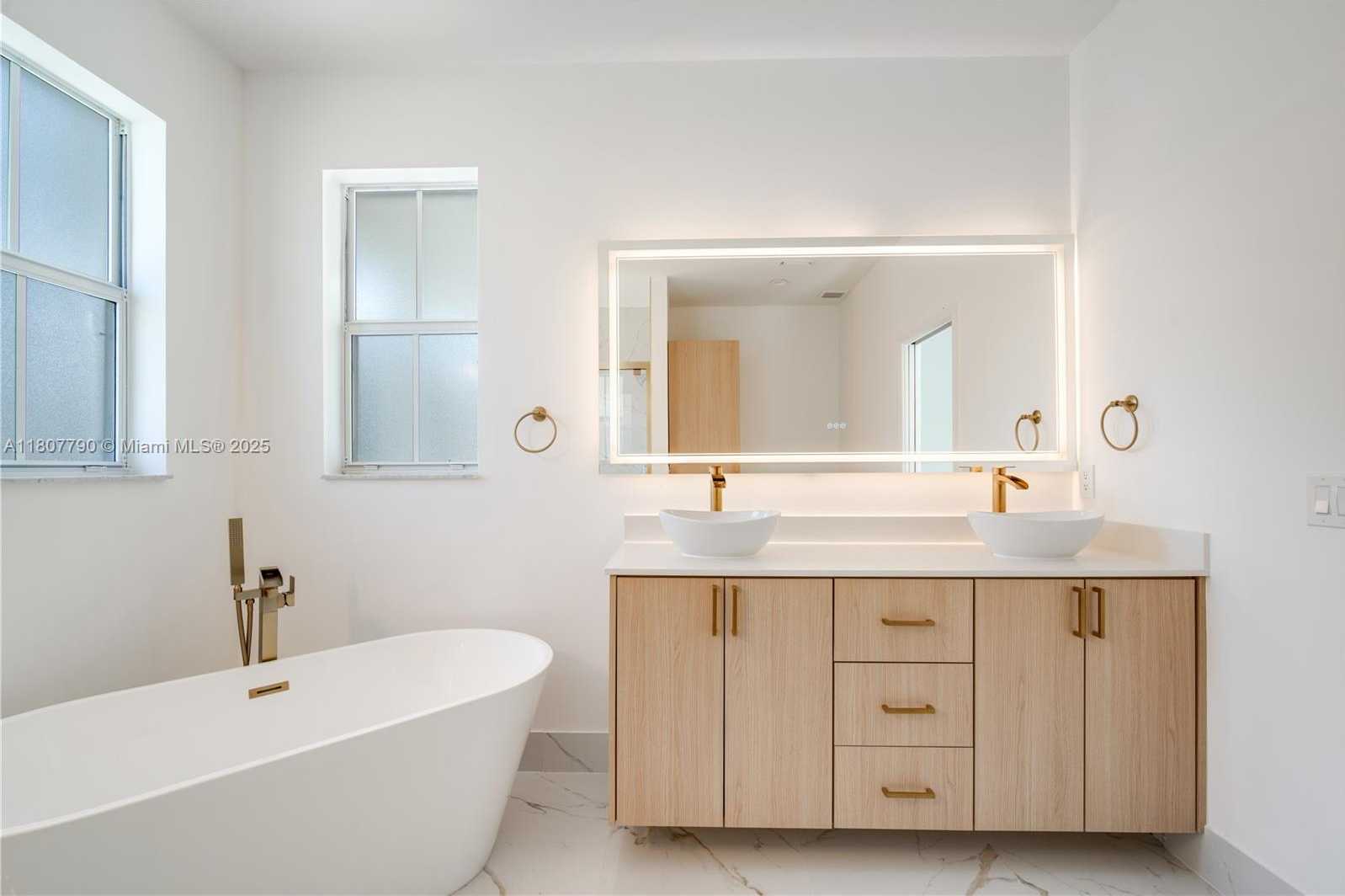 Small Image of 7500 NORTH WEST 107TH PL #7500, Doral Number 23