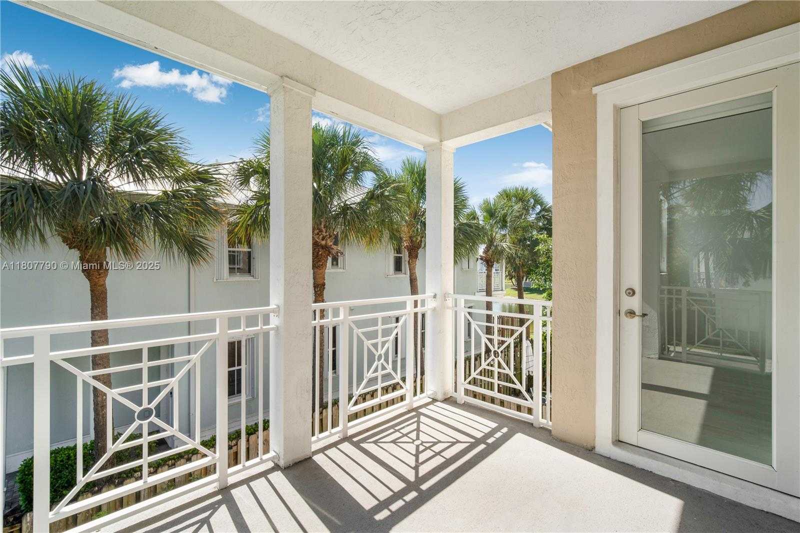 Small Image of 7500 NORTH WEST 107TH PL #7500, Doral Number 33