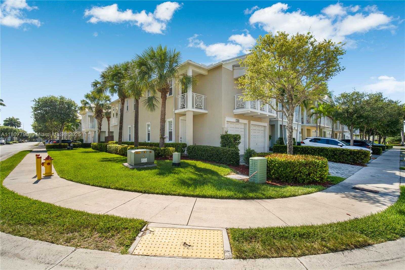 Small Image of 7500 NORTH WEST 107TH PL #7500, Doral Number 38