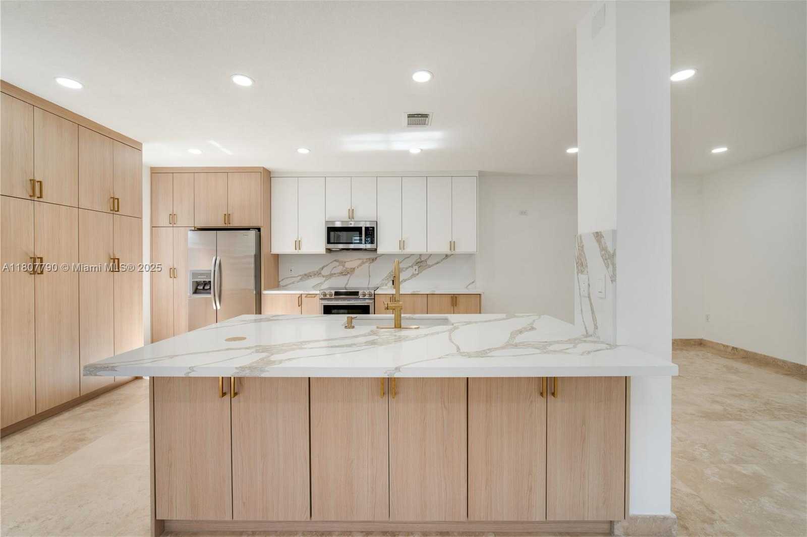 Small Image of 7500 NORTH WEST 107TH PL #7500, Doral Number 5