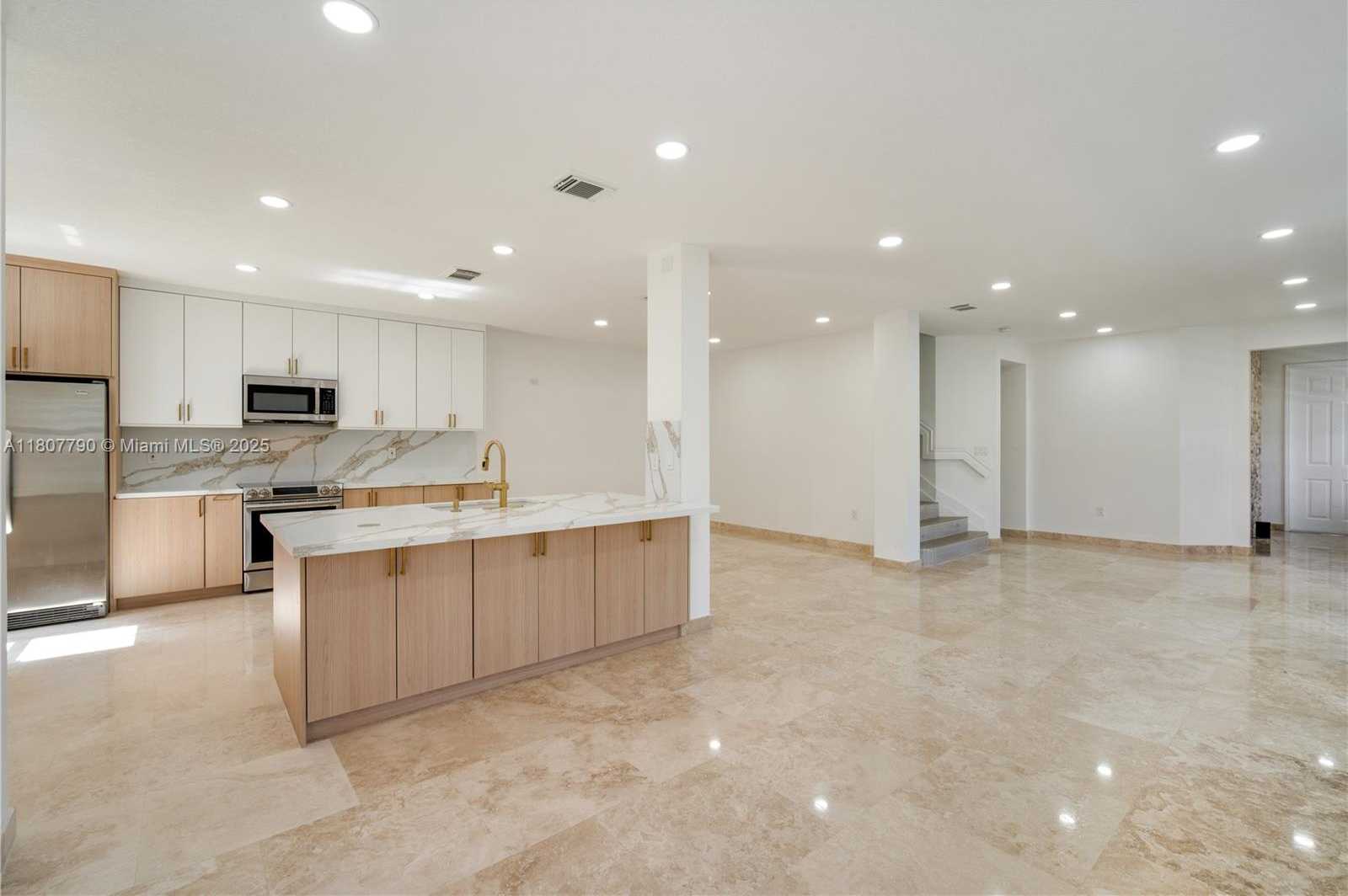 Small Image of 7500 NORTH WEST 107TH PL #7500, Doral Number 6
