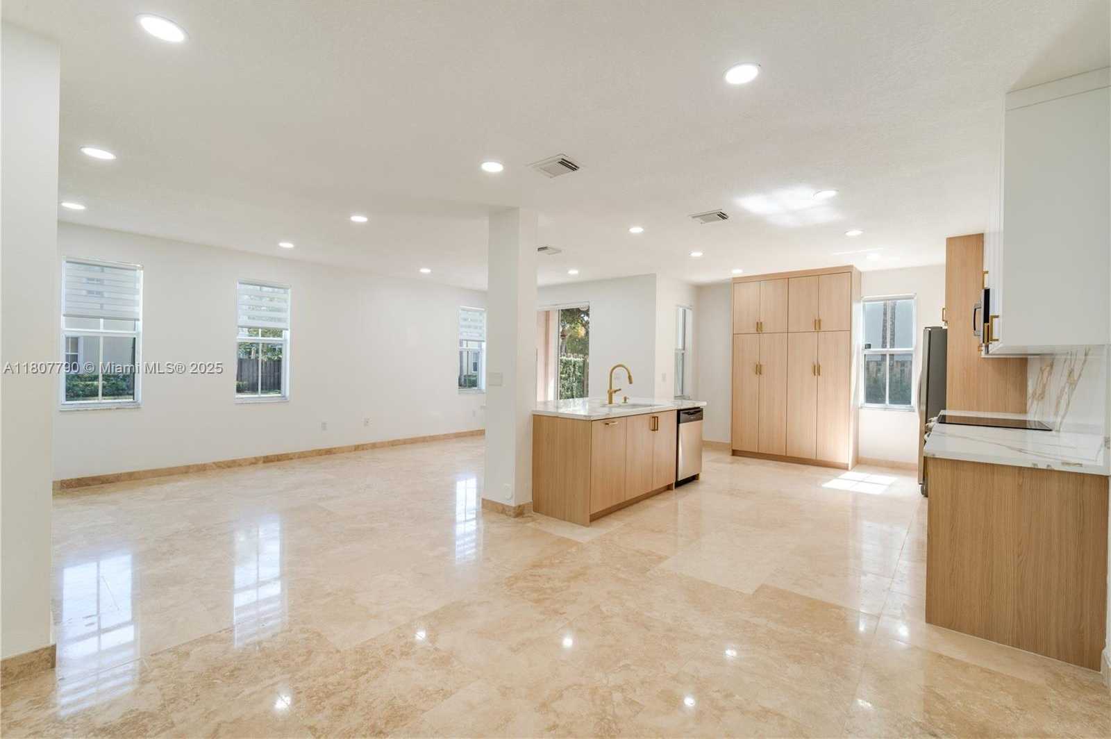 Small Image of 7500 NORTH WEST 107TH PL #7500, Doral Number 7