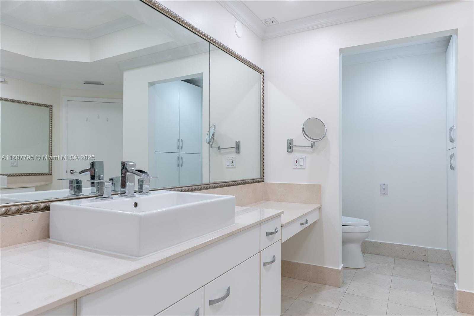 Small Image of 21150 POINT PLACE #LPH 2902, Aventura Number 28