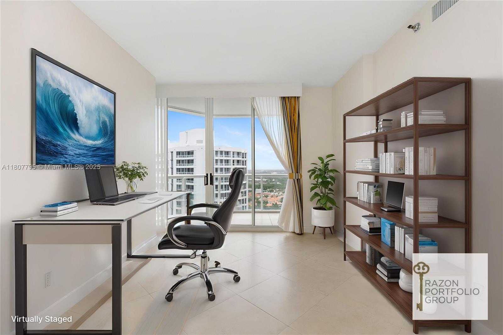 Small Image of 21150 POINT PLACE #LPH 2902, Aventura Number 29
