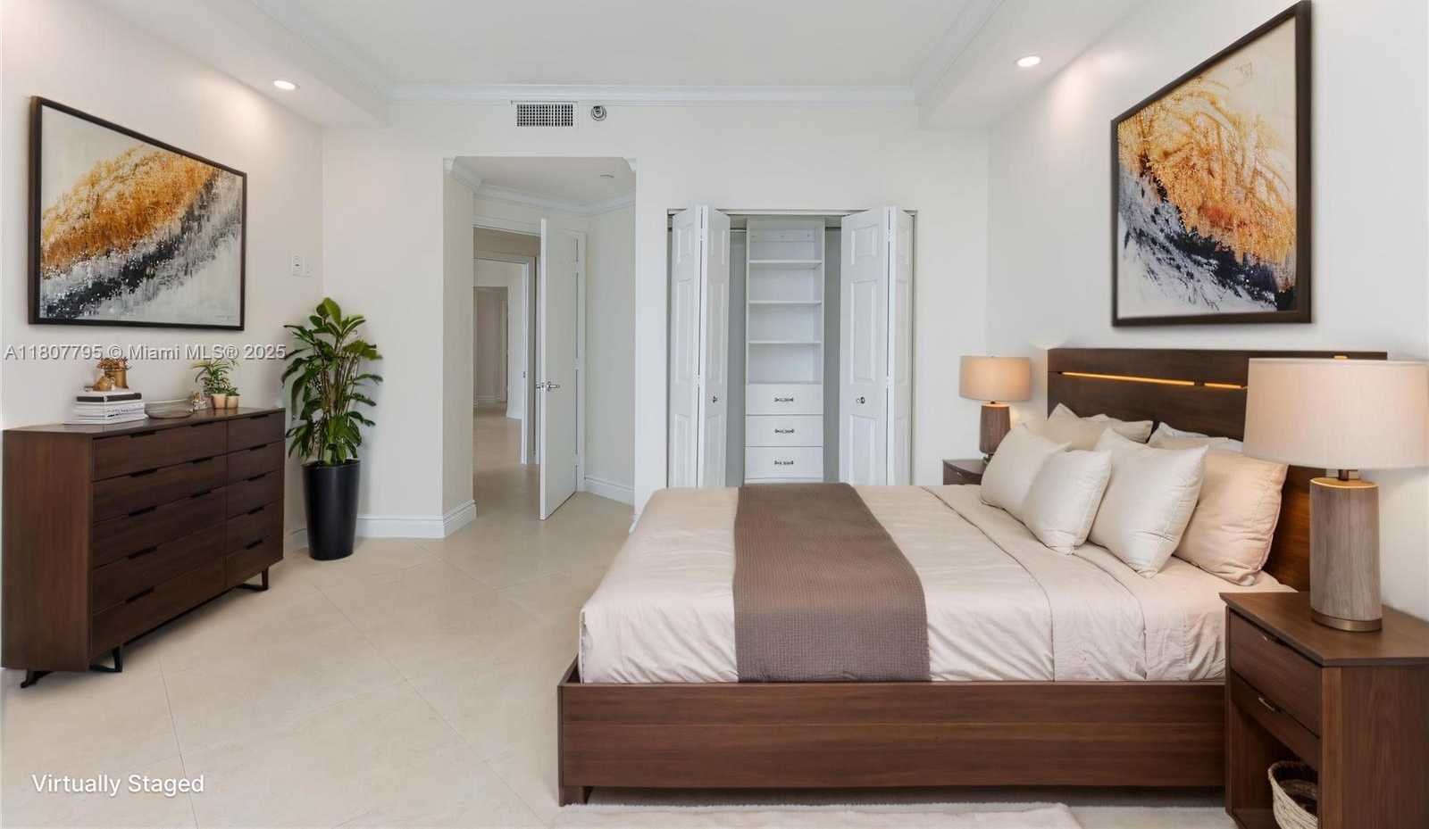 Small Image of 21150 POINT PLACE #LPH 2902, Aventura Number 34