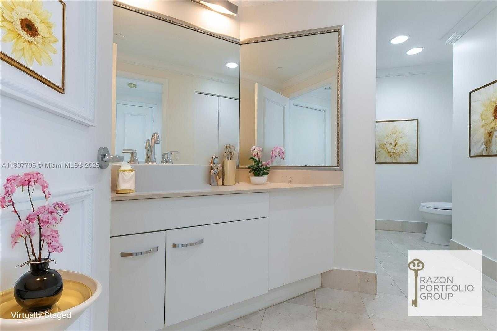 Small Image of 21150 POINT PLACE #LPH 2902, Aventura Number 36