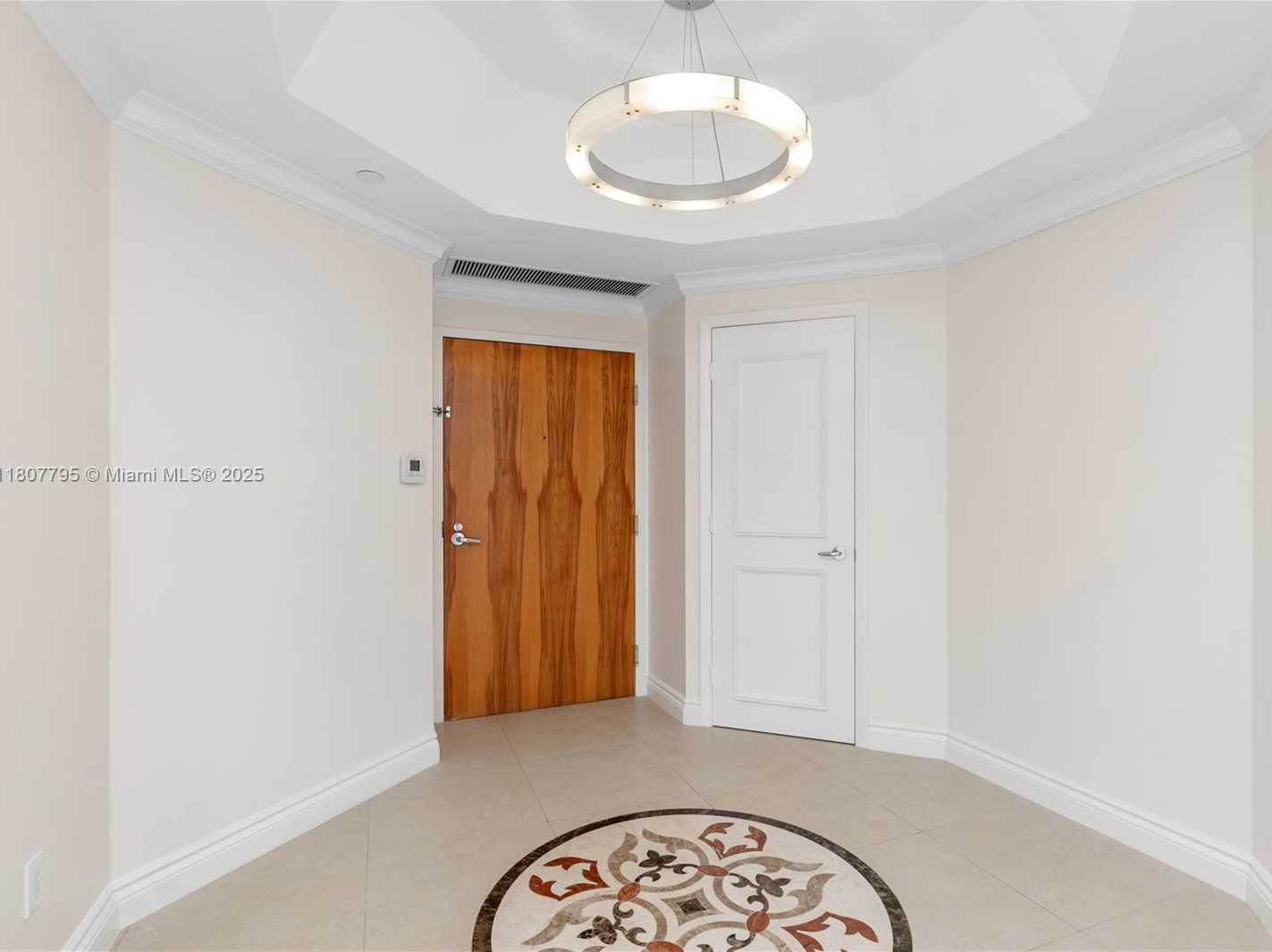 Small Image of 21150 POINT PLACE #LPH 2902, Aventura Number 4