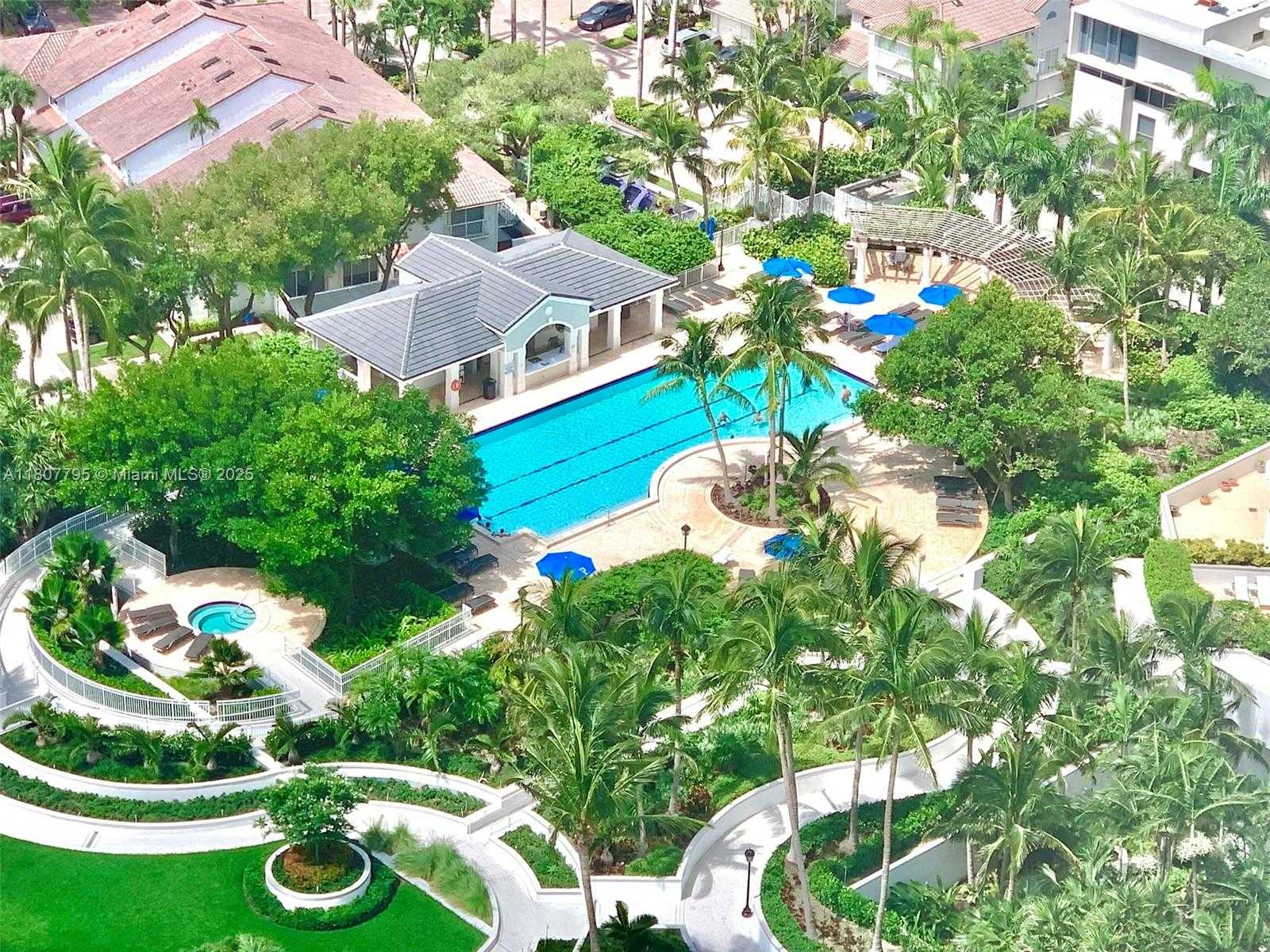 Small Image of 21150 POINT PLACE #LPH 2902, Aventura Number 41