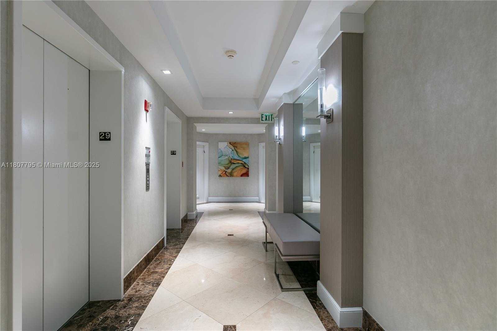 Small Image of 21150 POINT PLACE #LPH 2902, Aventura Number 43