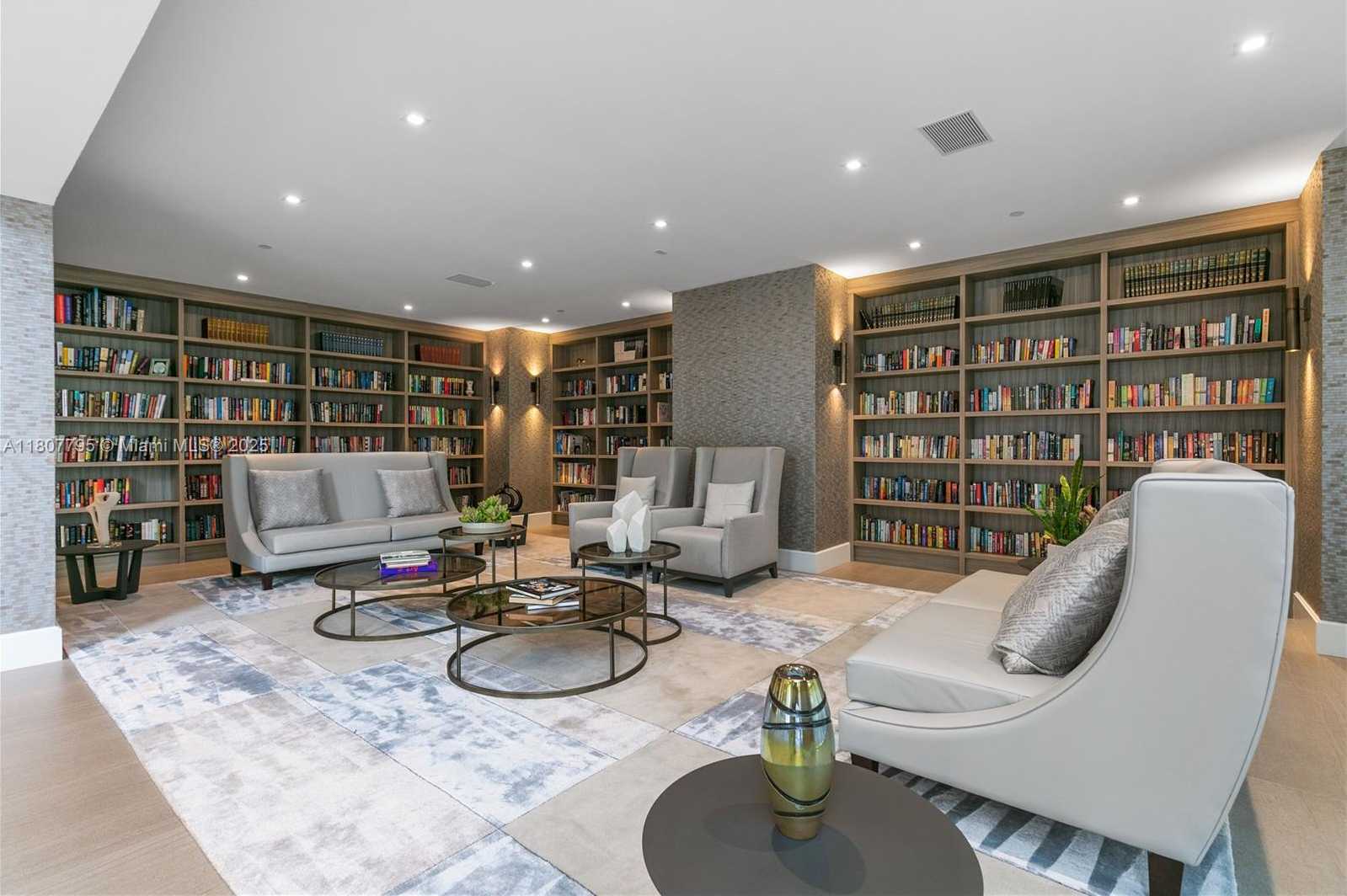 Small Image of 21150 POINT PLACE #LPH 2902, Aventura Number 45