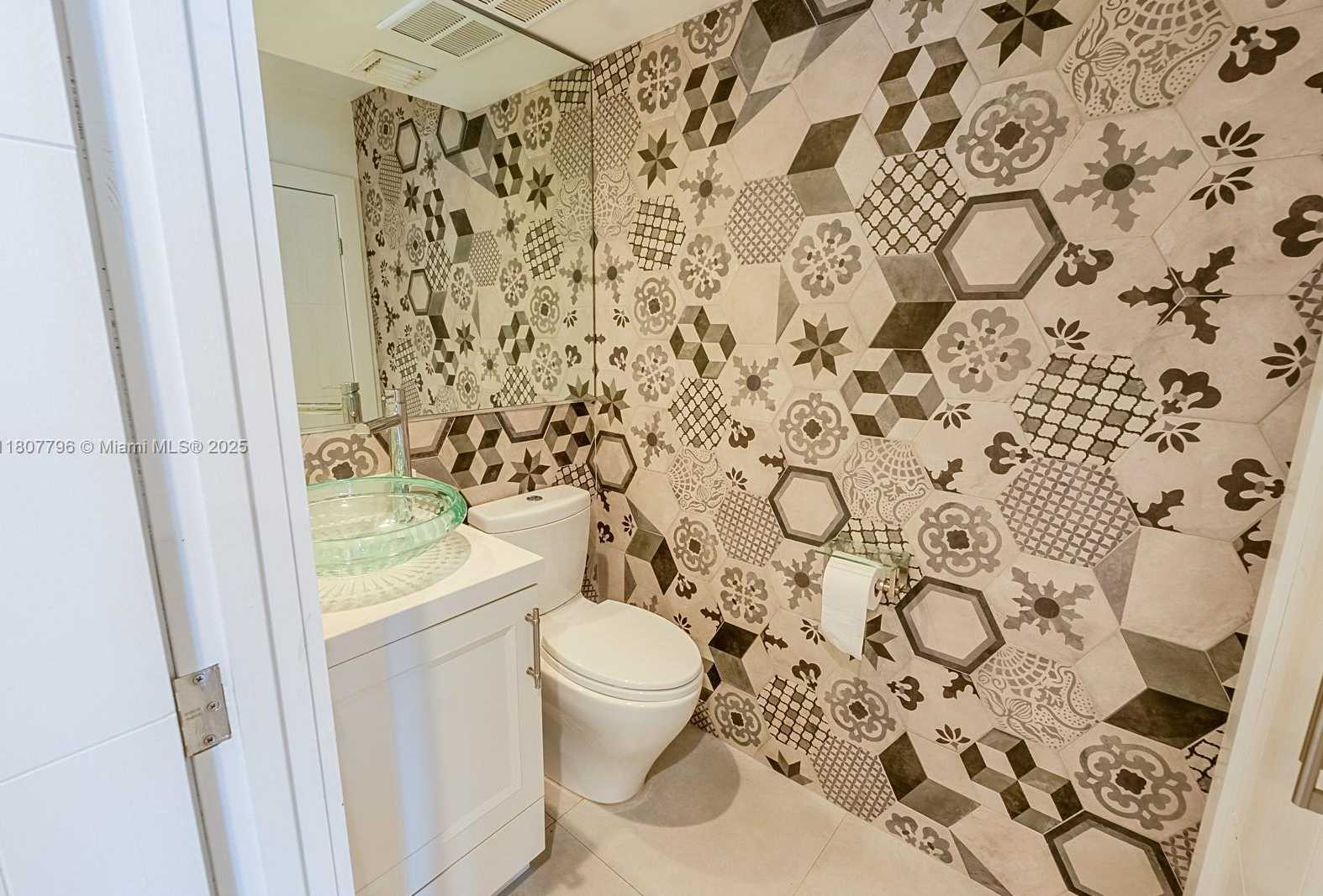 Small Image of 1545 EUCLID AVE #5C, Miami Beach Number 10