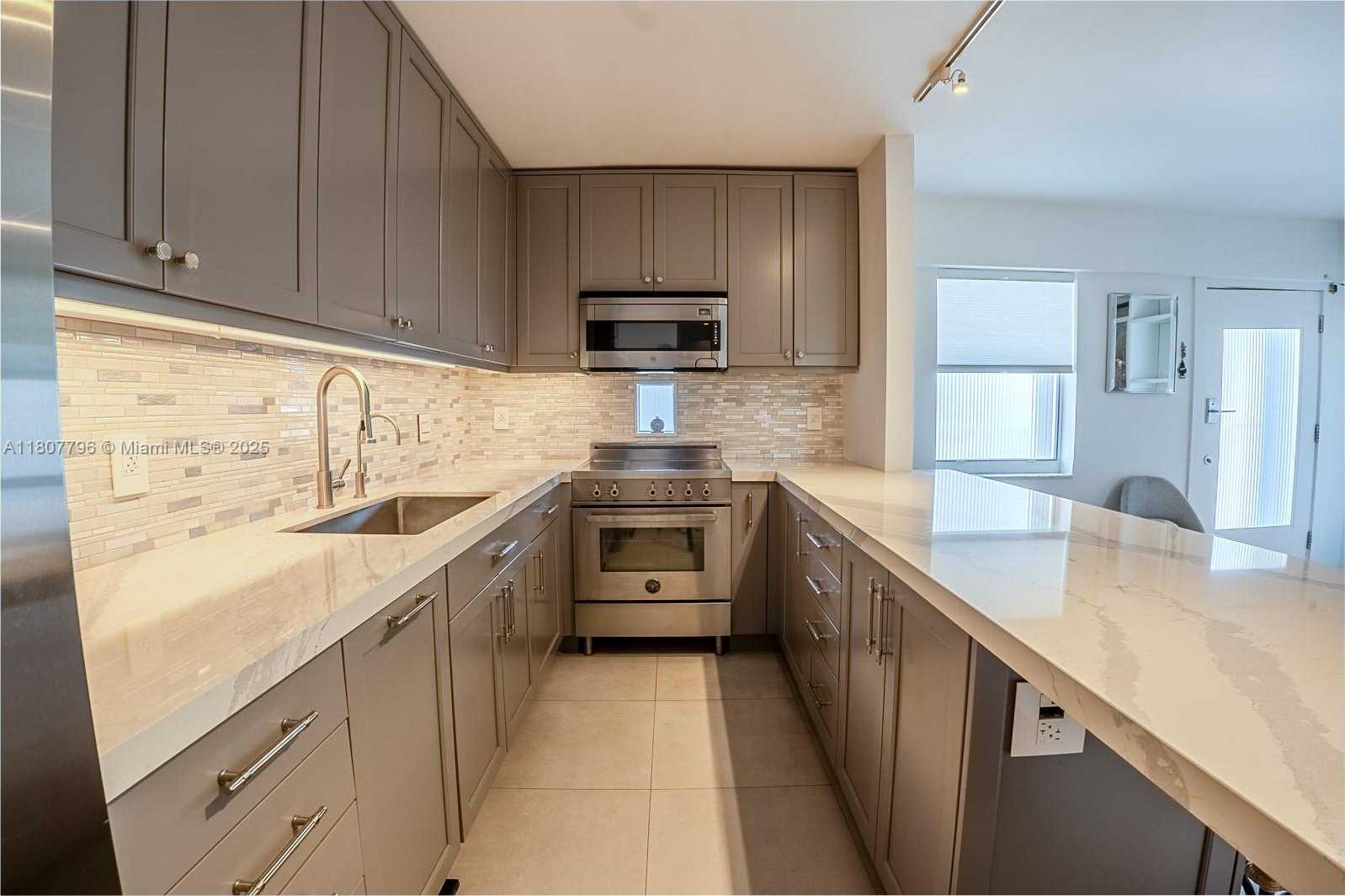 Small Image of 1545 EUCLID AVE #5C, Miami Beach Number 4