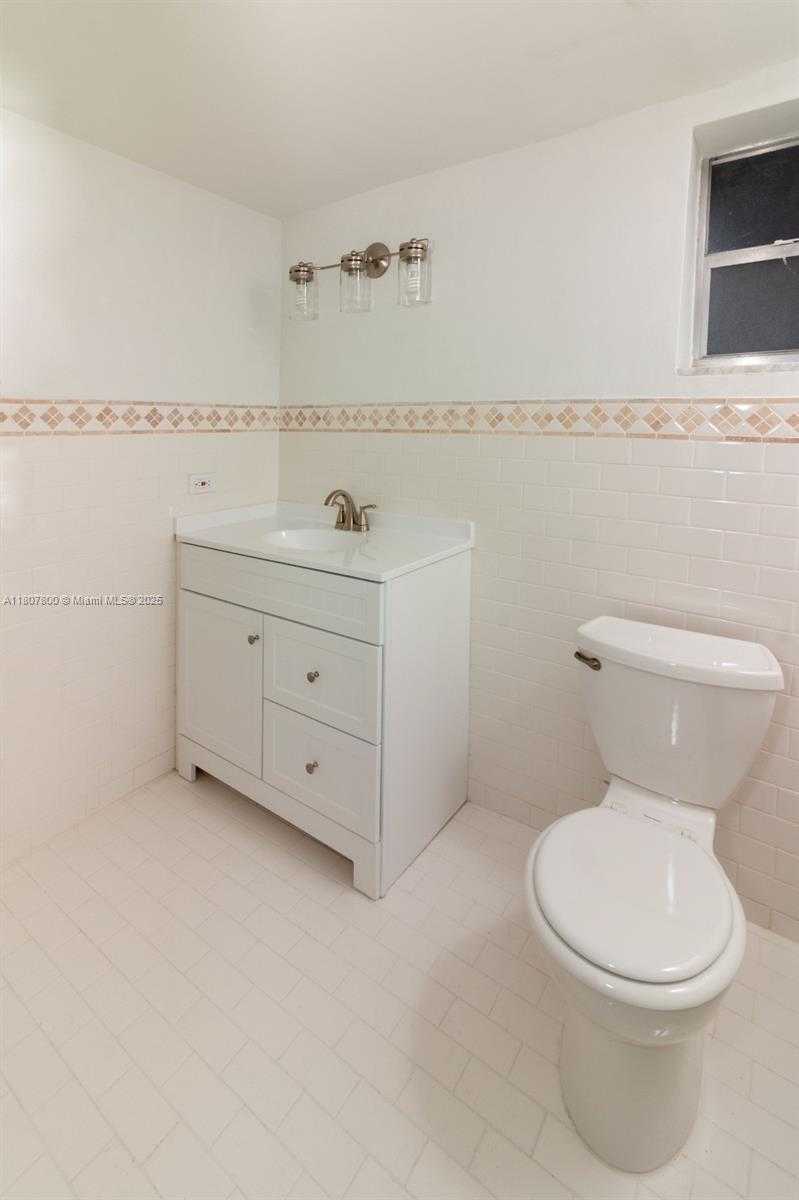 Small Image of 447 NORTH EAST 195TH ST #217, Miami Number 19