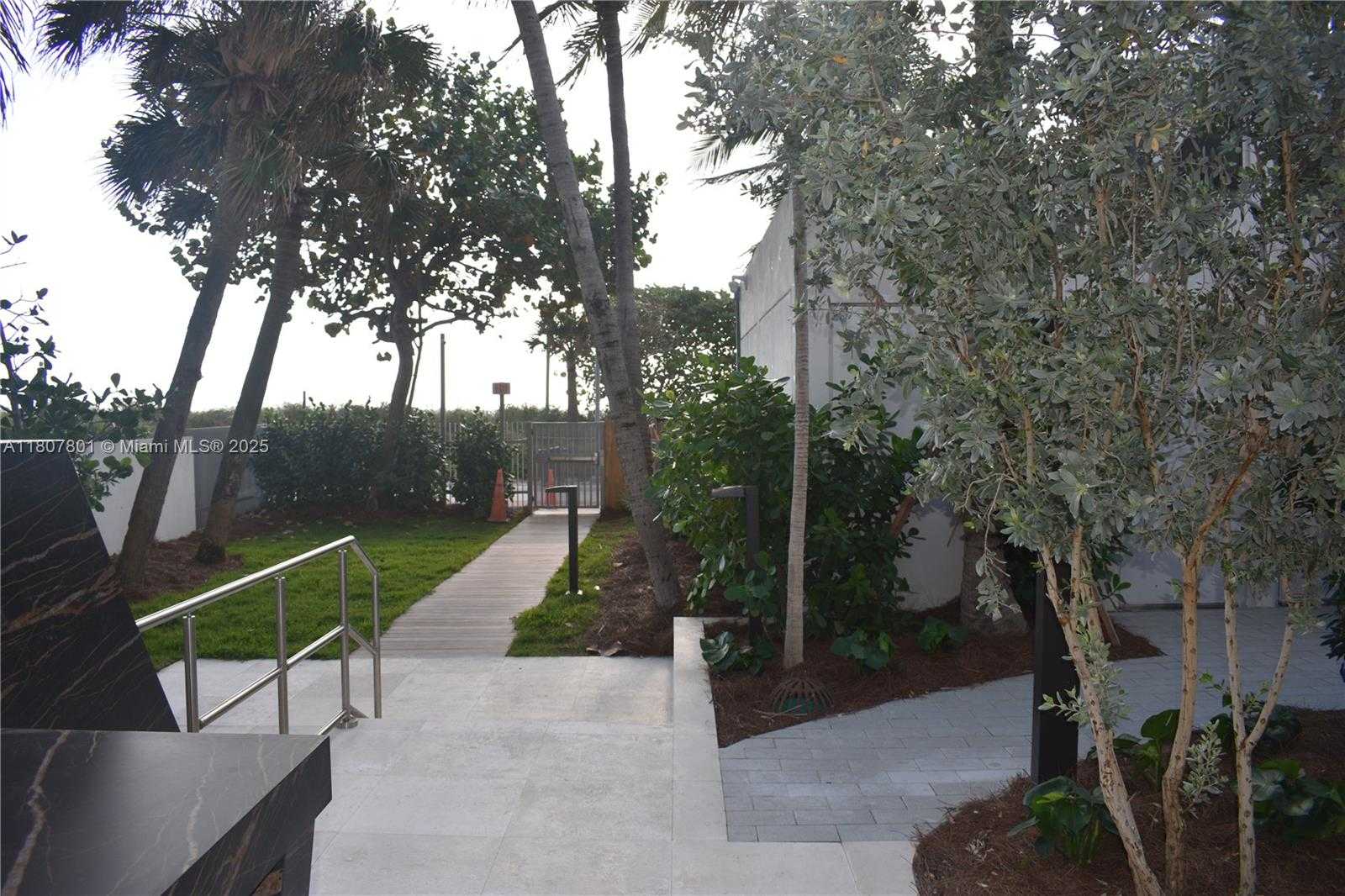 Small Image of 6365 COLLINS AVE #2110, Miami Beach Number 10
