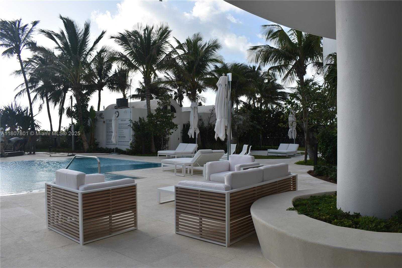 Small Image of 6365 COLLINS AVE #2110, Miami Beach Number 16