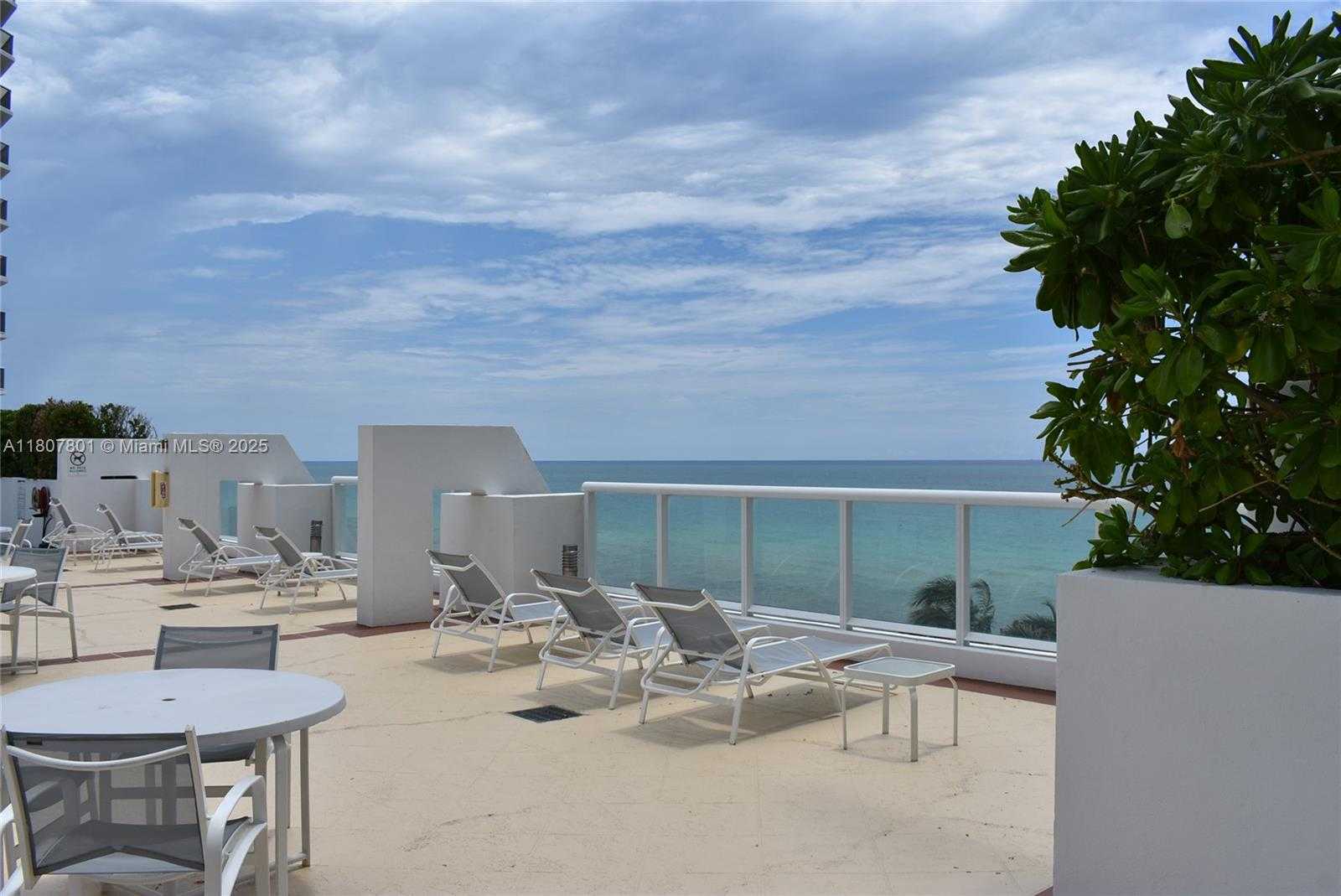 Small Image of 6365 COLLINS AVE #2110, Miami Beach Number 19