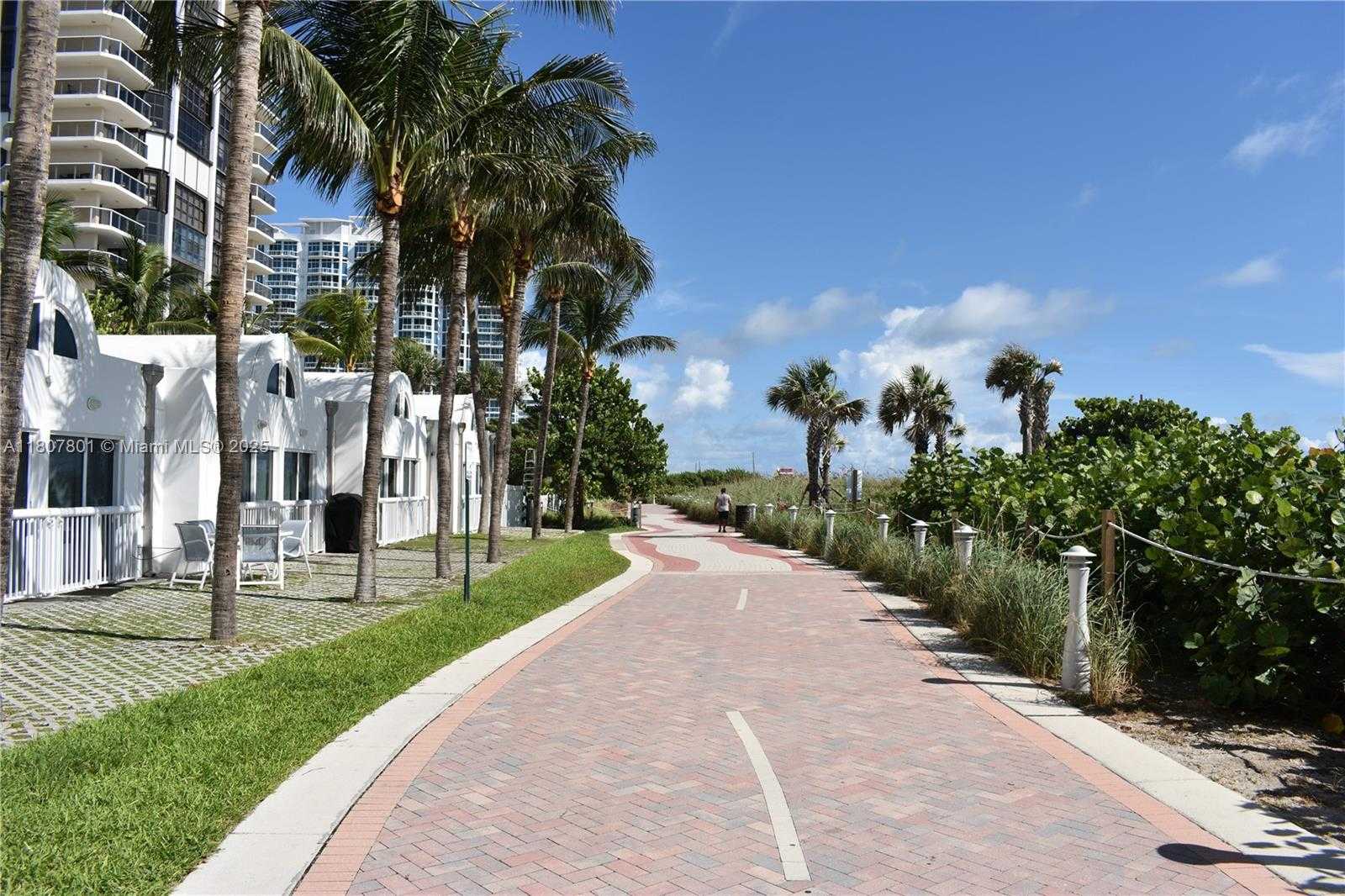 Small Image of 6365 COLLINS AVE #2110, Miami Beach Number 27