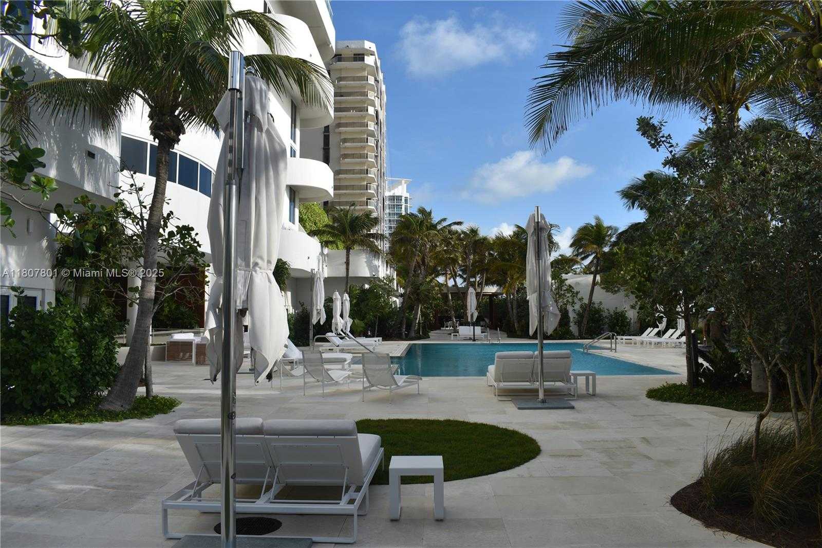 Small Image of 6365 COLLINS AVE #2110, Miami Beach Number 3