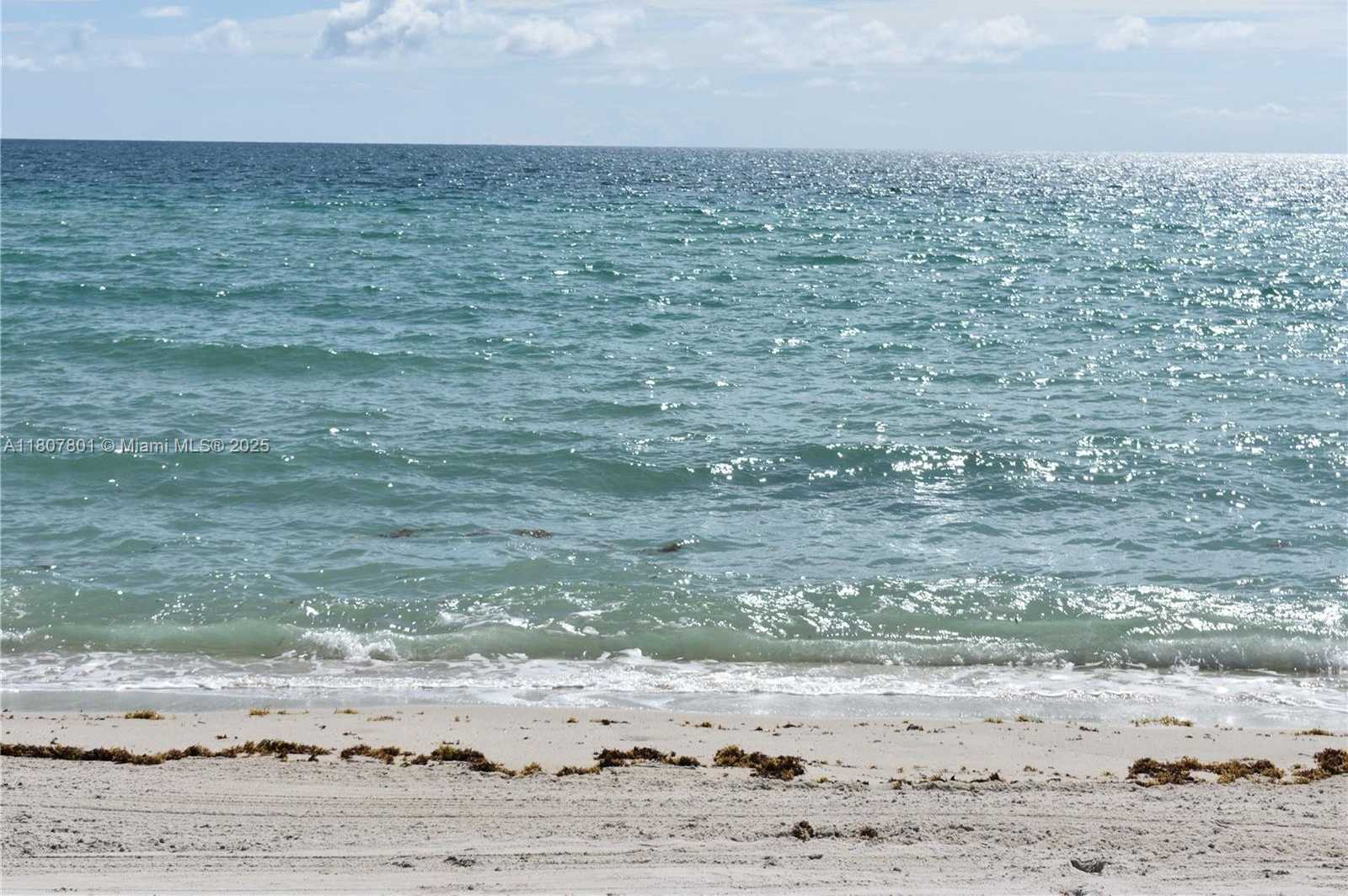 Small Image of 6365 COLLINS AVE #2110, Miami Beach Number 31