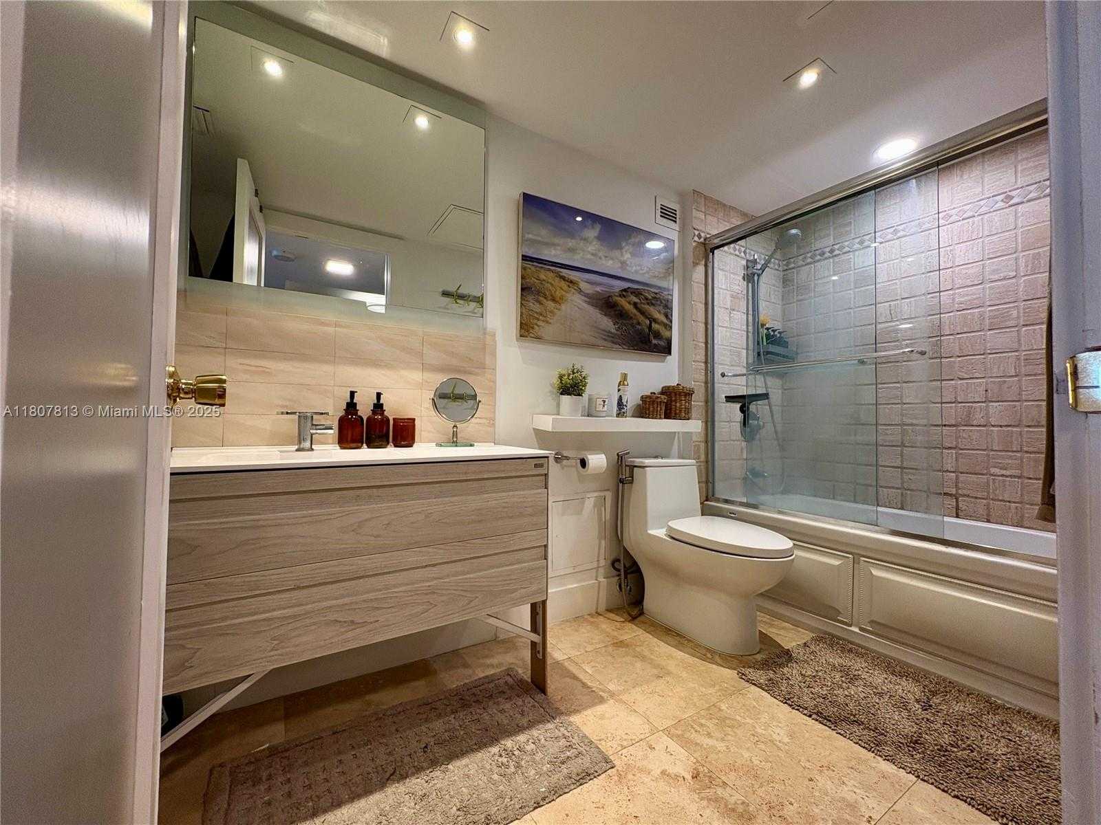 Small Image of 2301 COLLINS AVE #1514, Miami Beach Number 13