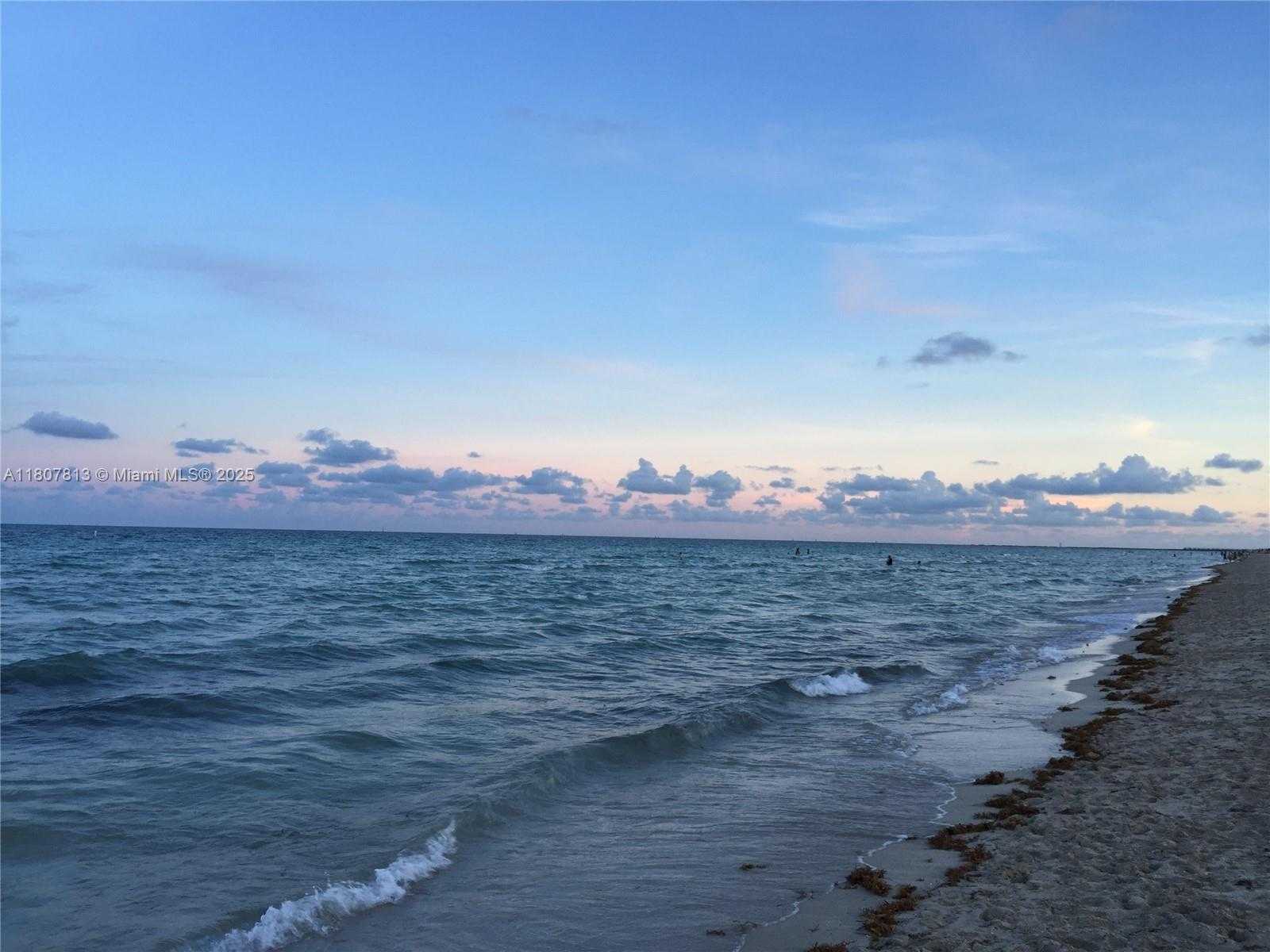 Small Image of 2301 COLLINS AVE #1514, Miami Beach Number 3