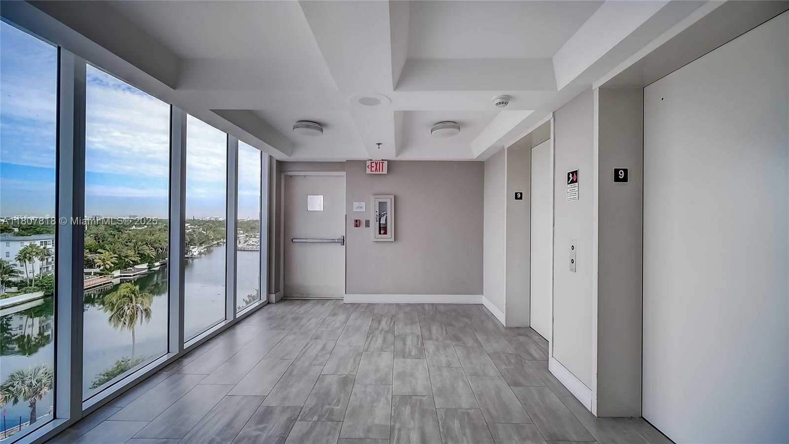 Small Image of 2401 COLLINS AVE #1410, Miami Beach Number 10