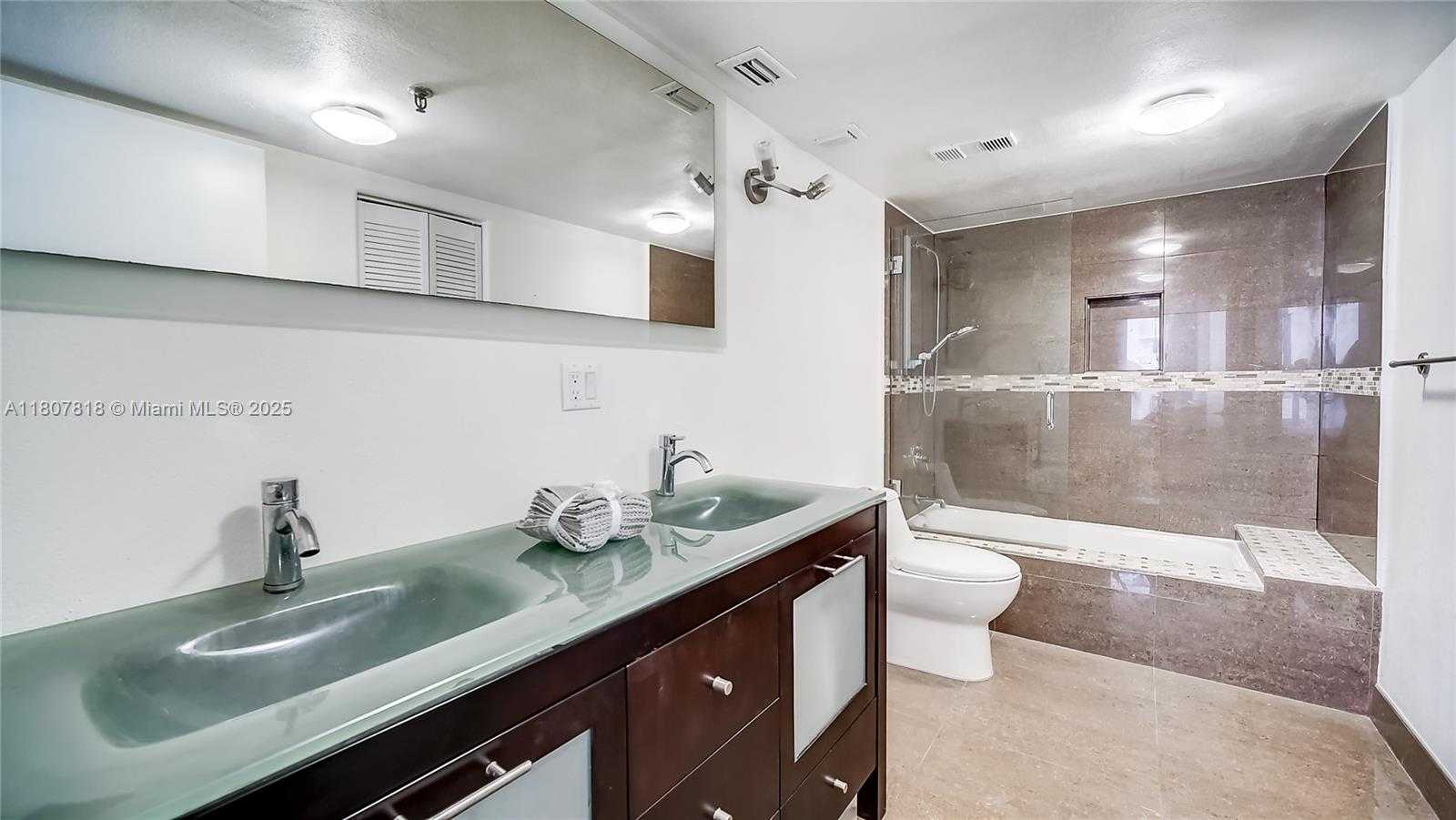 Small Image of 2401 COLLINS AVE #1410, Miami Beach Number 20