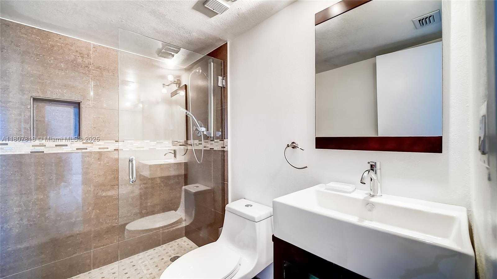 Small Image of 2401 COLLINS AVE #1410, Miami Beach Number 23