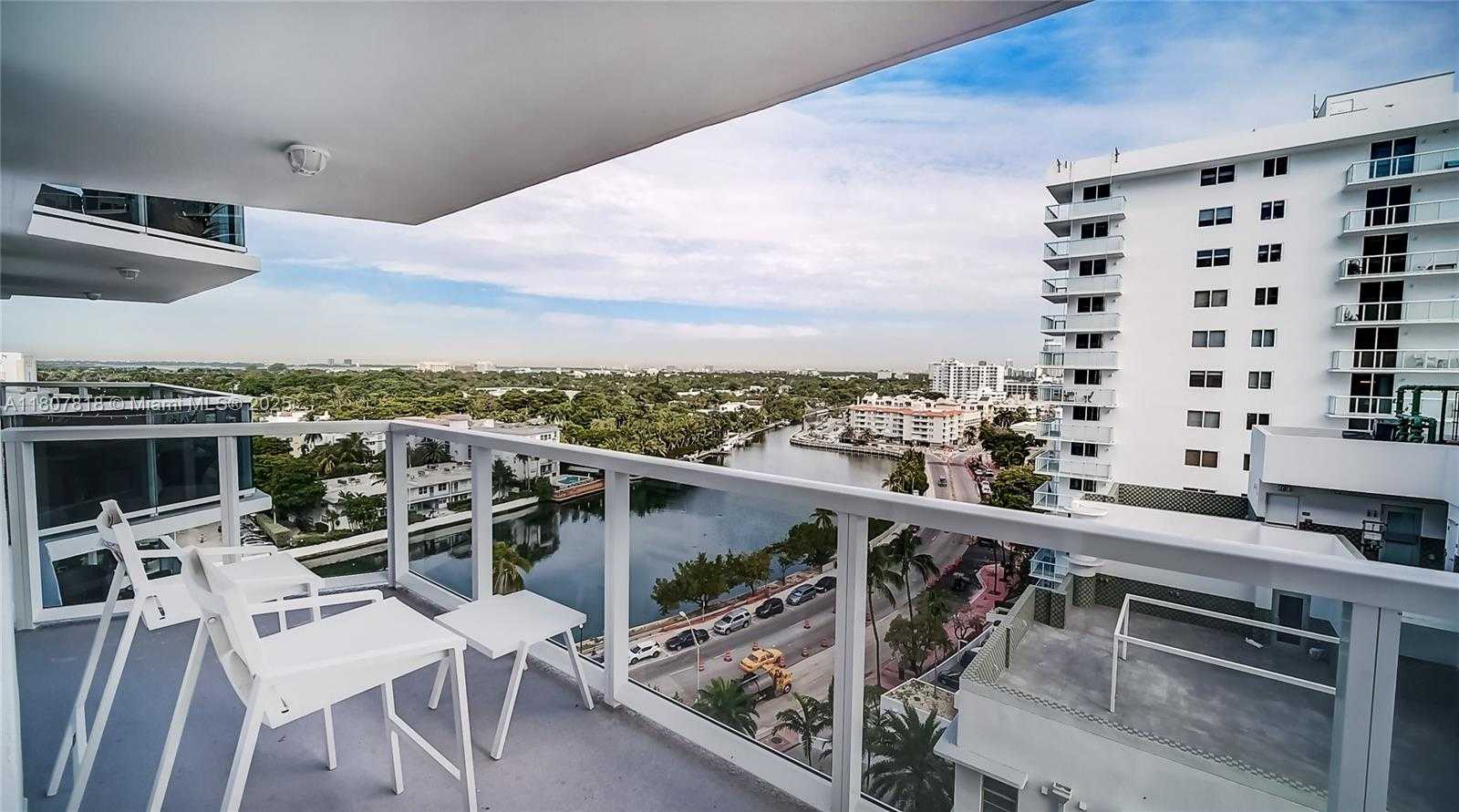 Small Image of 2401 COLLINS AVE #1410, Miami Beach Number 7
