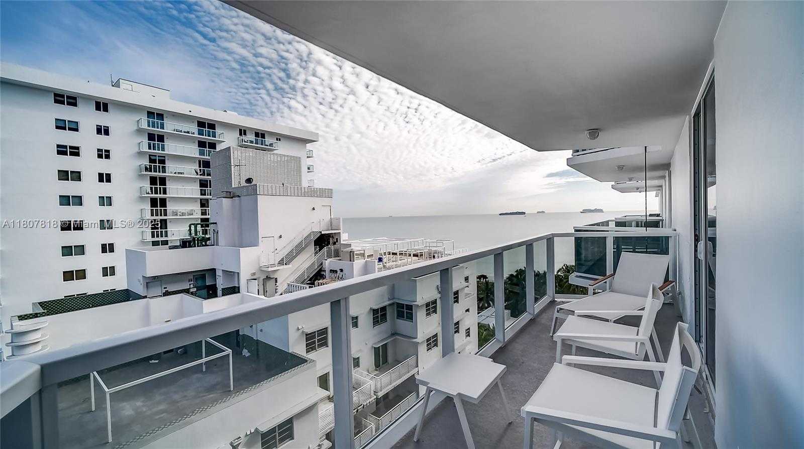 Small Image of 2401 COLLINS AVE #1410, Miami Beach Number 9