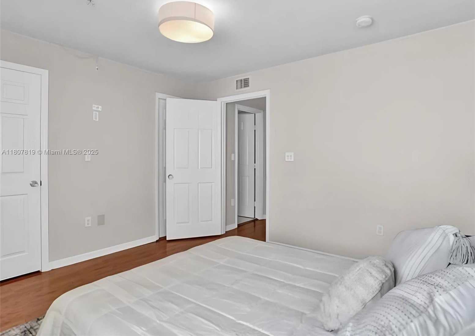 Small Image of 2965 NORTH EAST 185TH ST #1514, Aventura Number 4