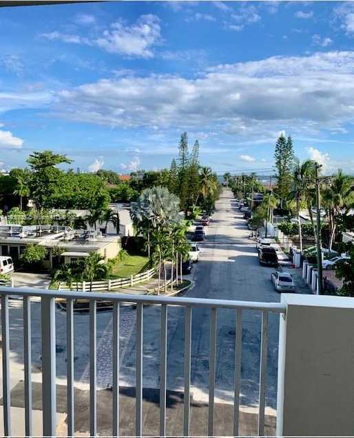 Small Image of 1455 NORTH TREASURE DR #4M, North Bay Village Number 10