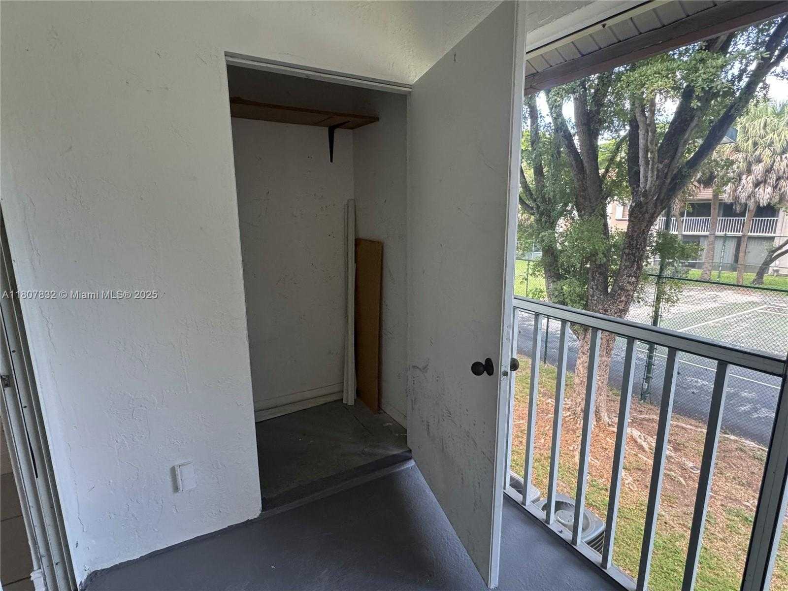 Small Image of 9515 SOUTH WEST 138TH PL #9515, Miami Number 7