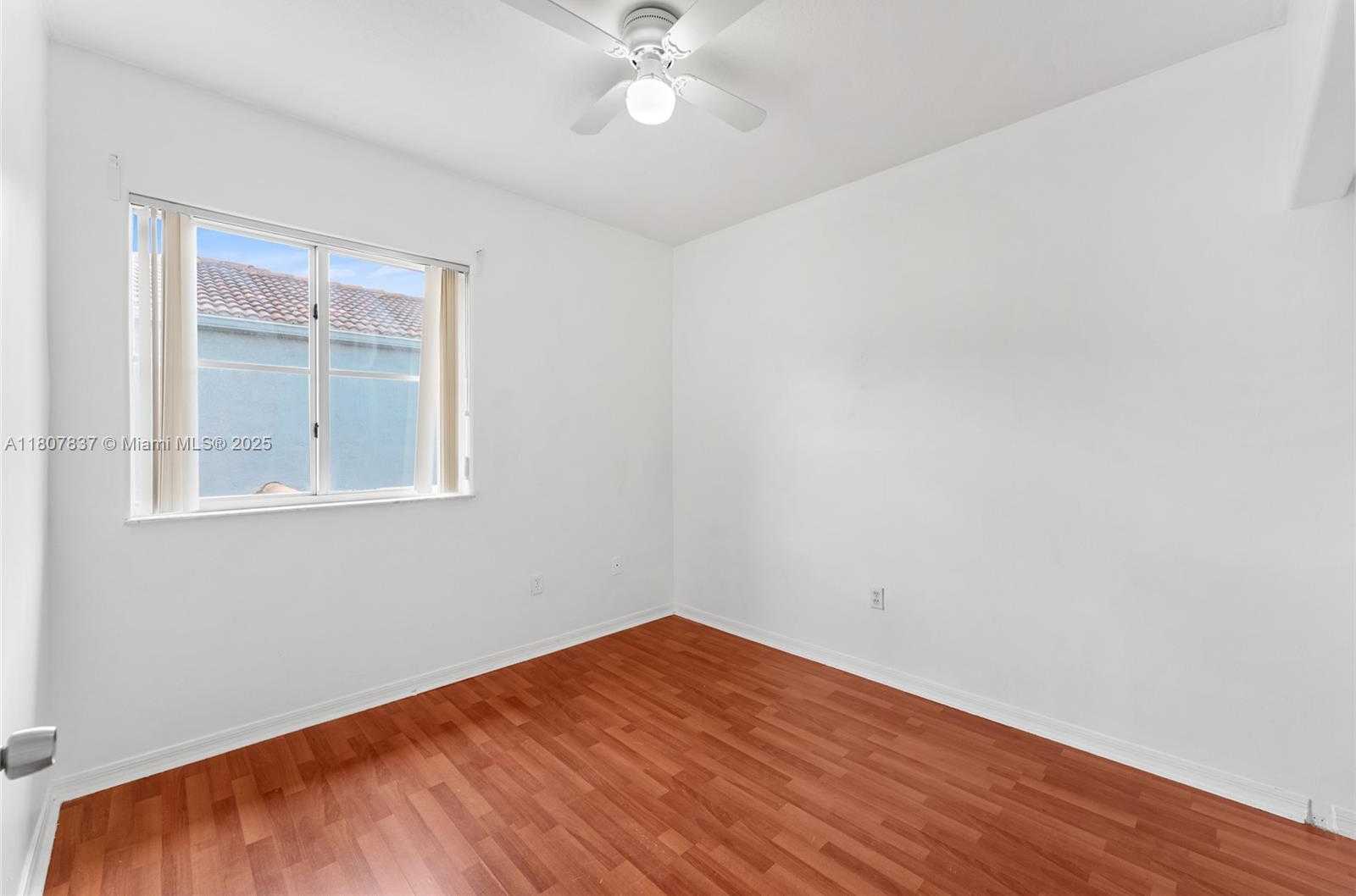 Small Image of 10819 NORTH WEST 51ST LN, Doral Number 13