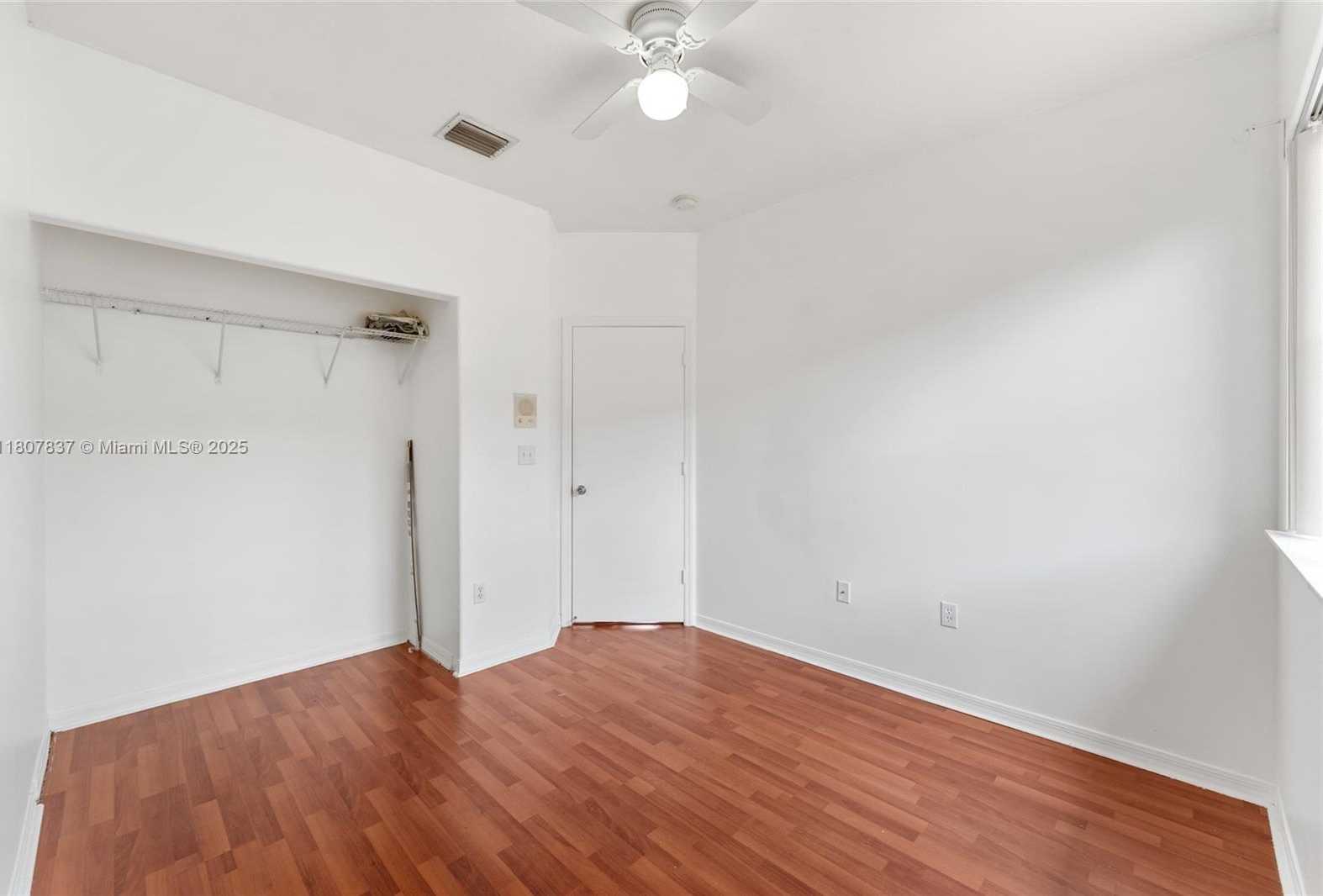 Small Image of 10819 NORTH WEST 51ST LN, Doral Number 14