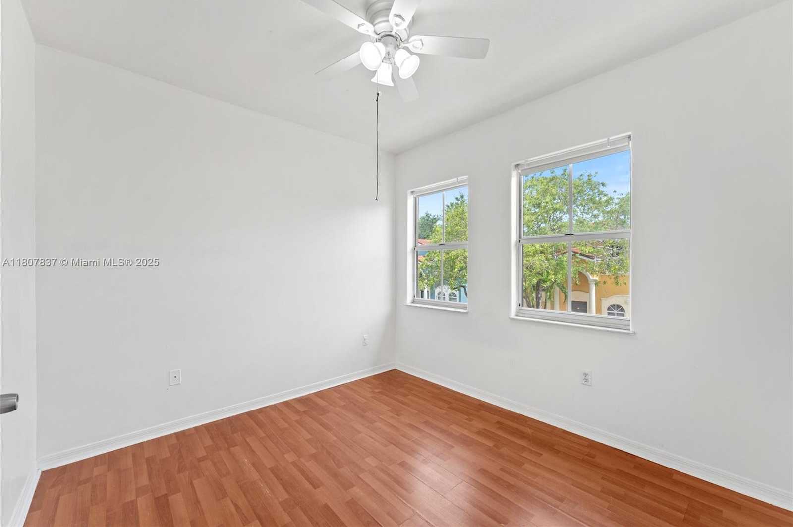 Small Image of 10819 NORTH WEST 51ST LN, Doral Number 16