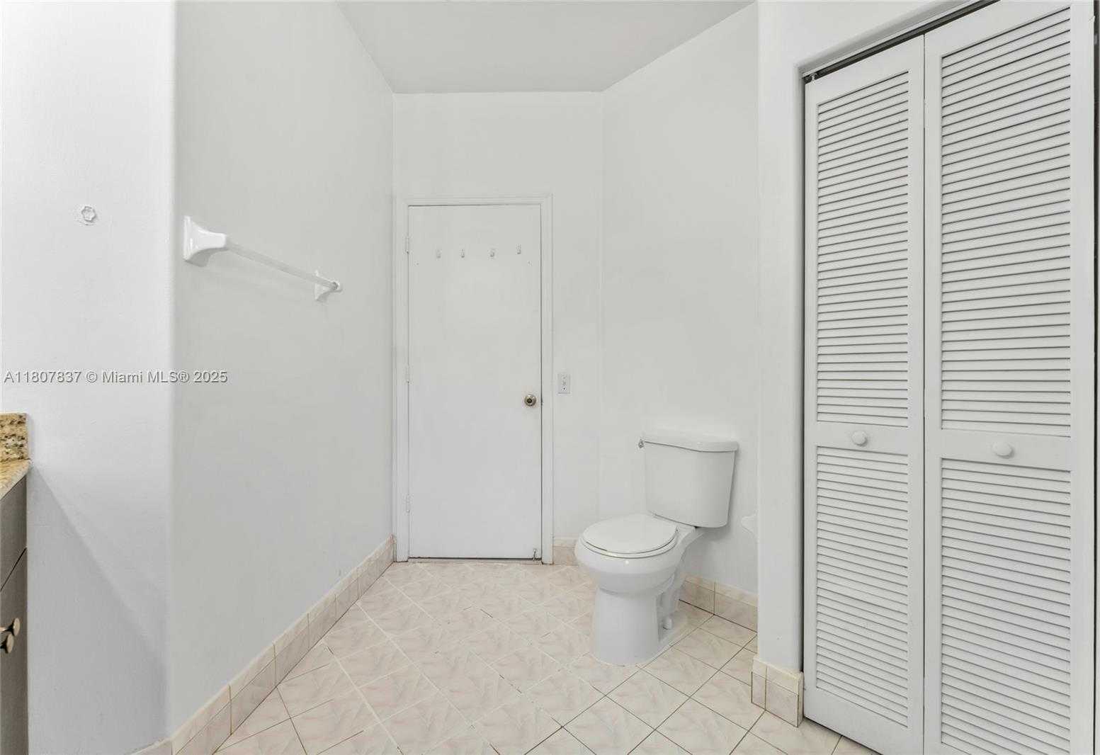 Small Image of 10819 NORTH WEST 51ST LN, Doral Number 22