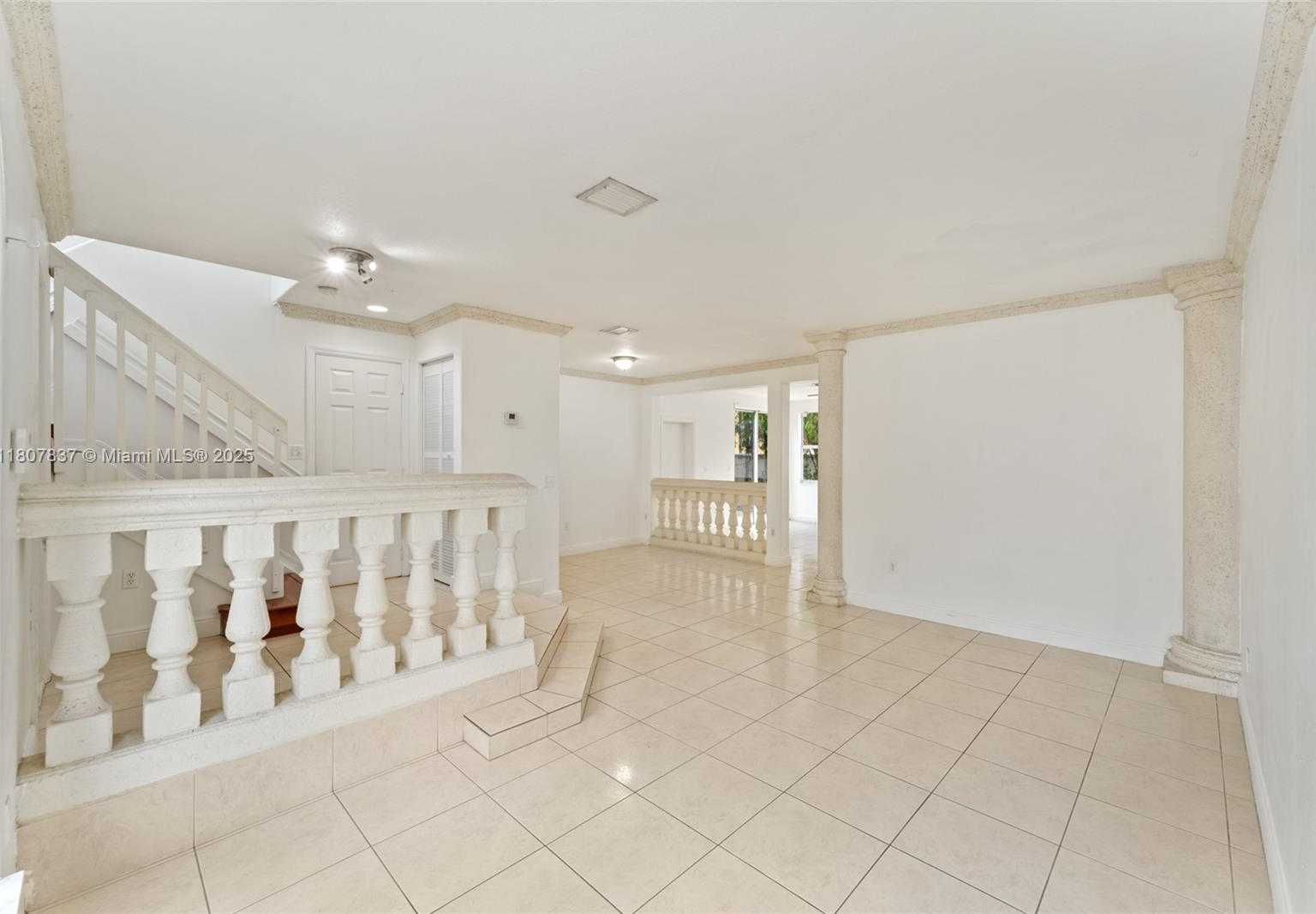 Small Image of 10819 NORTH WEST 51ST LN, Doral Number 4