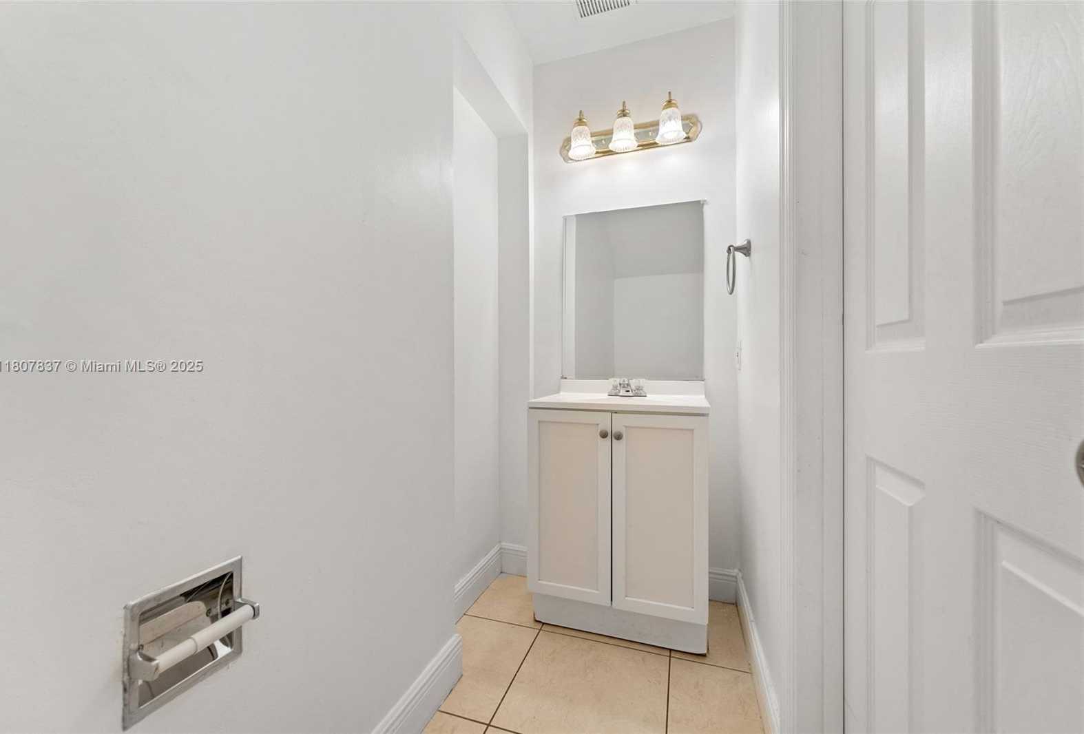 Small Image of 10819 NORTH WEST 51ST LN, Doral Number 5